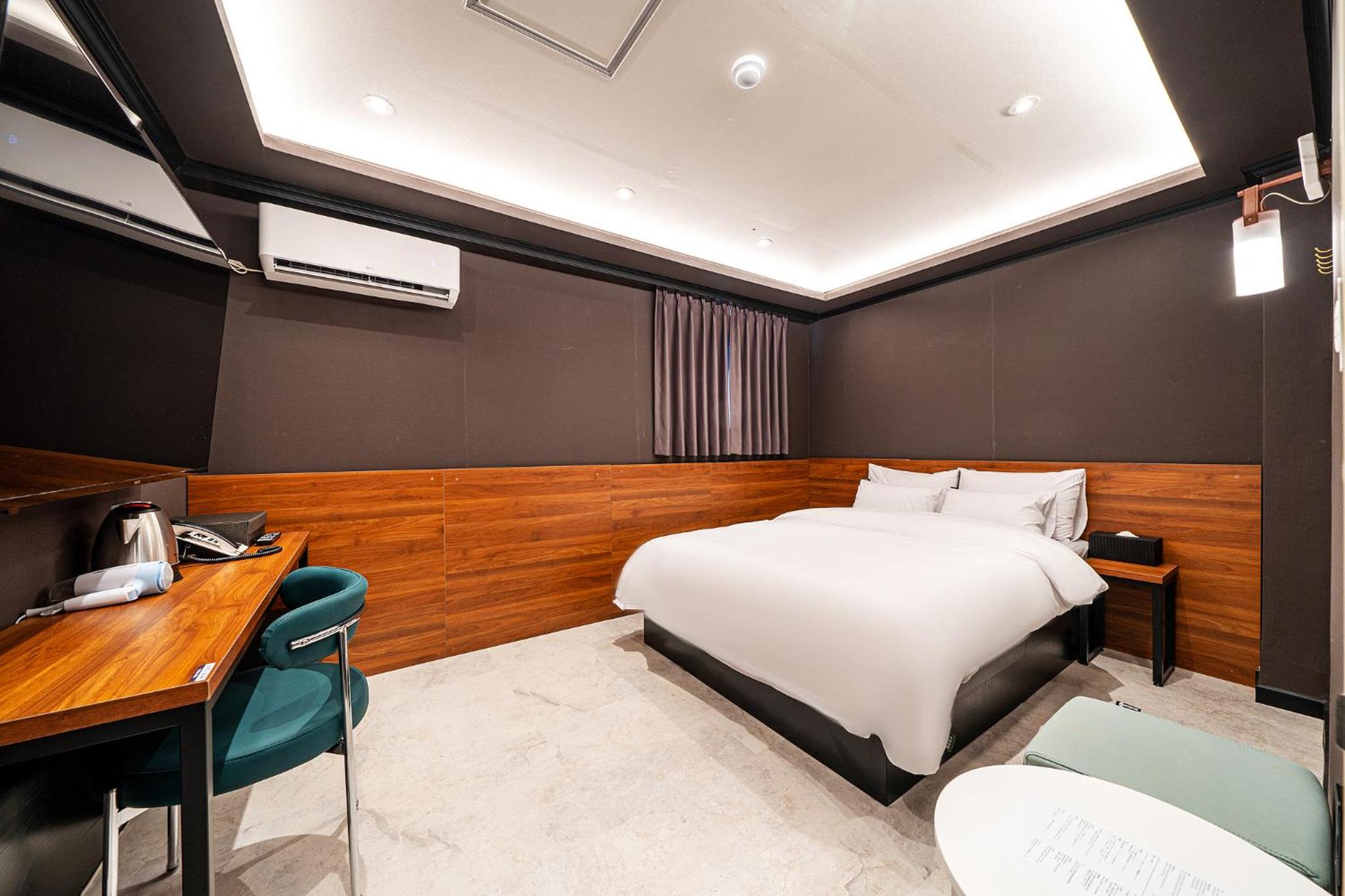 Standard Double Room - Photo 1