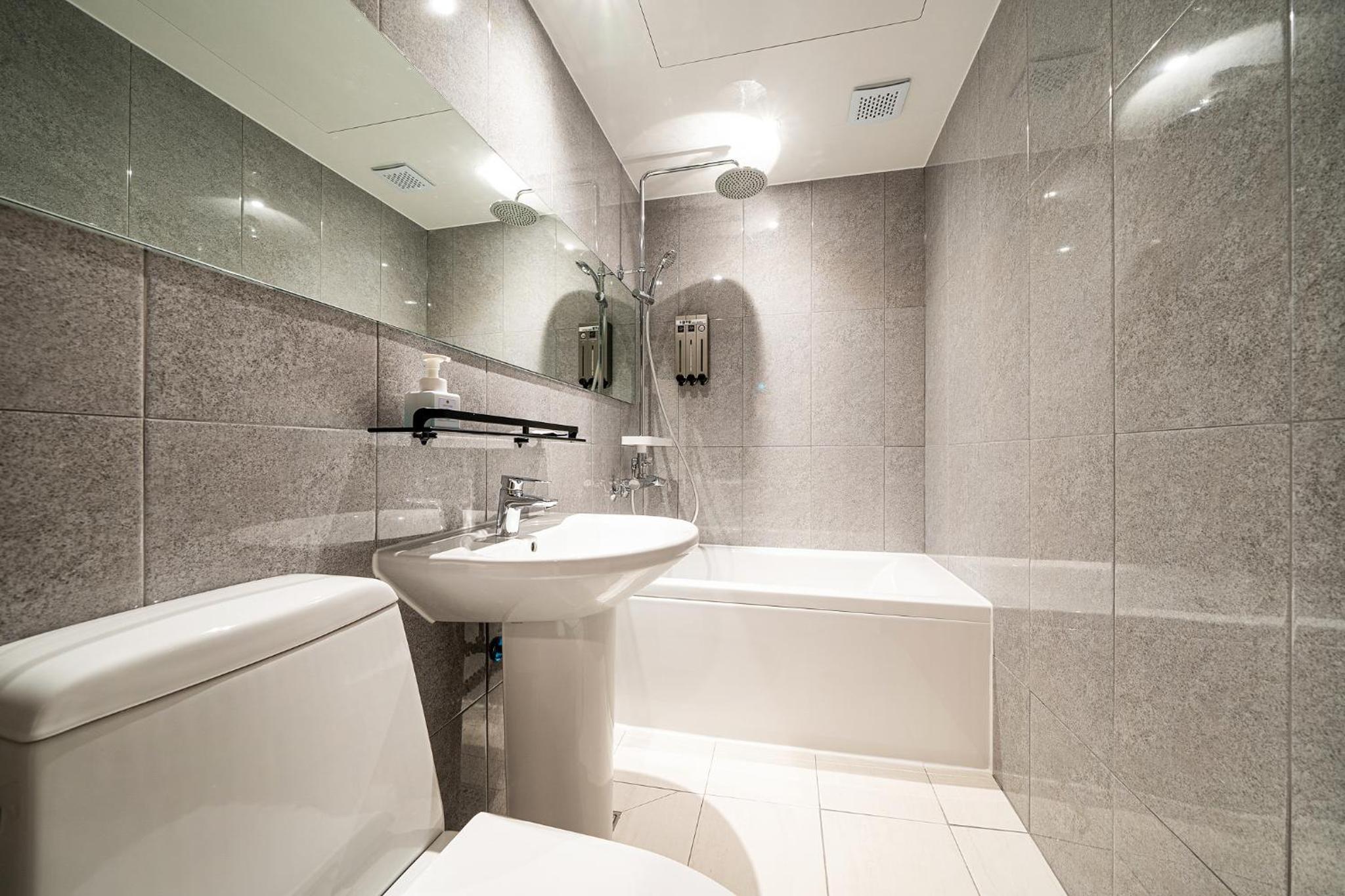 Standard Double Room - Photo 2