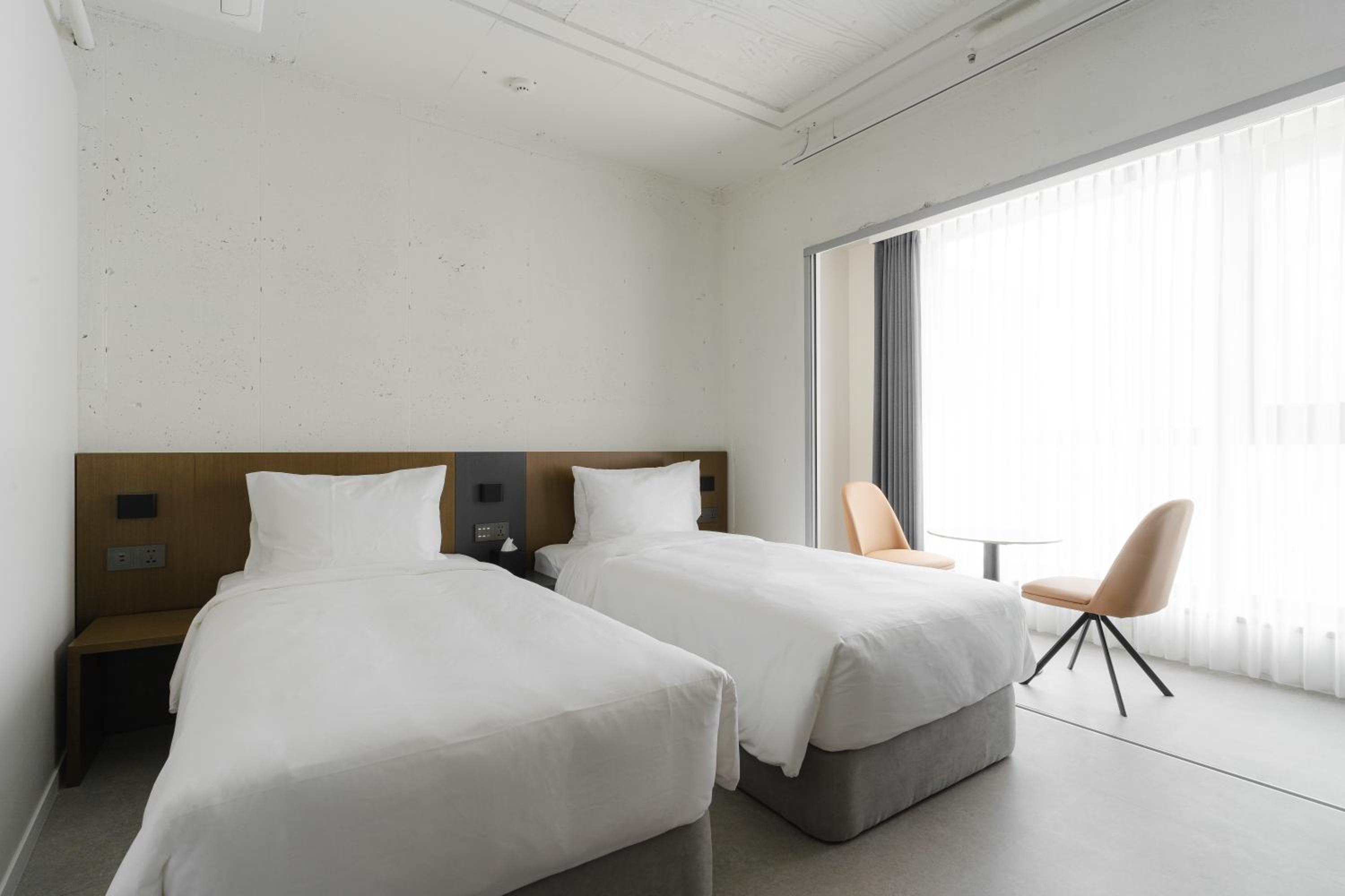 Standard Twin Room(Breakfast Package for 2)