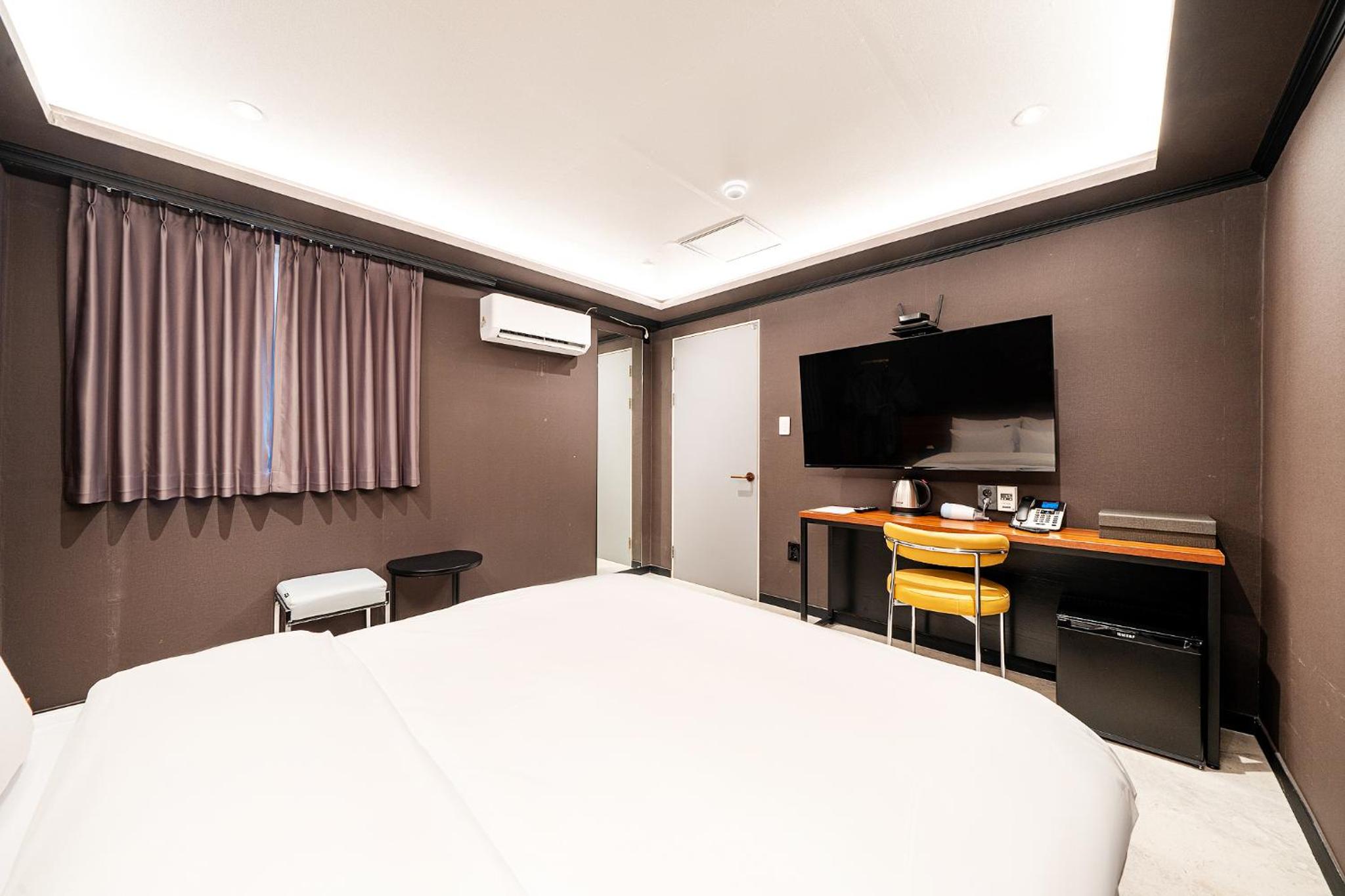 Standard Double Room - Photo 5