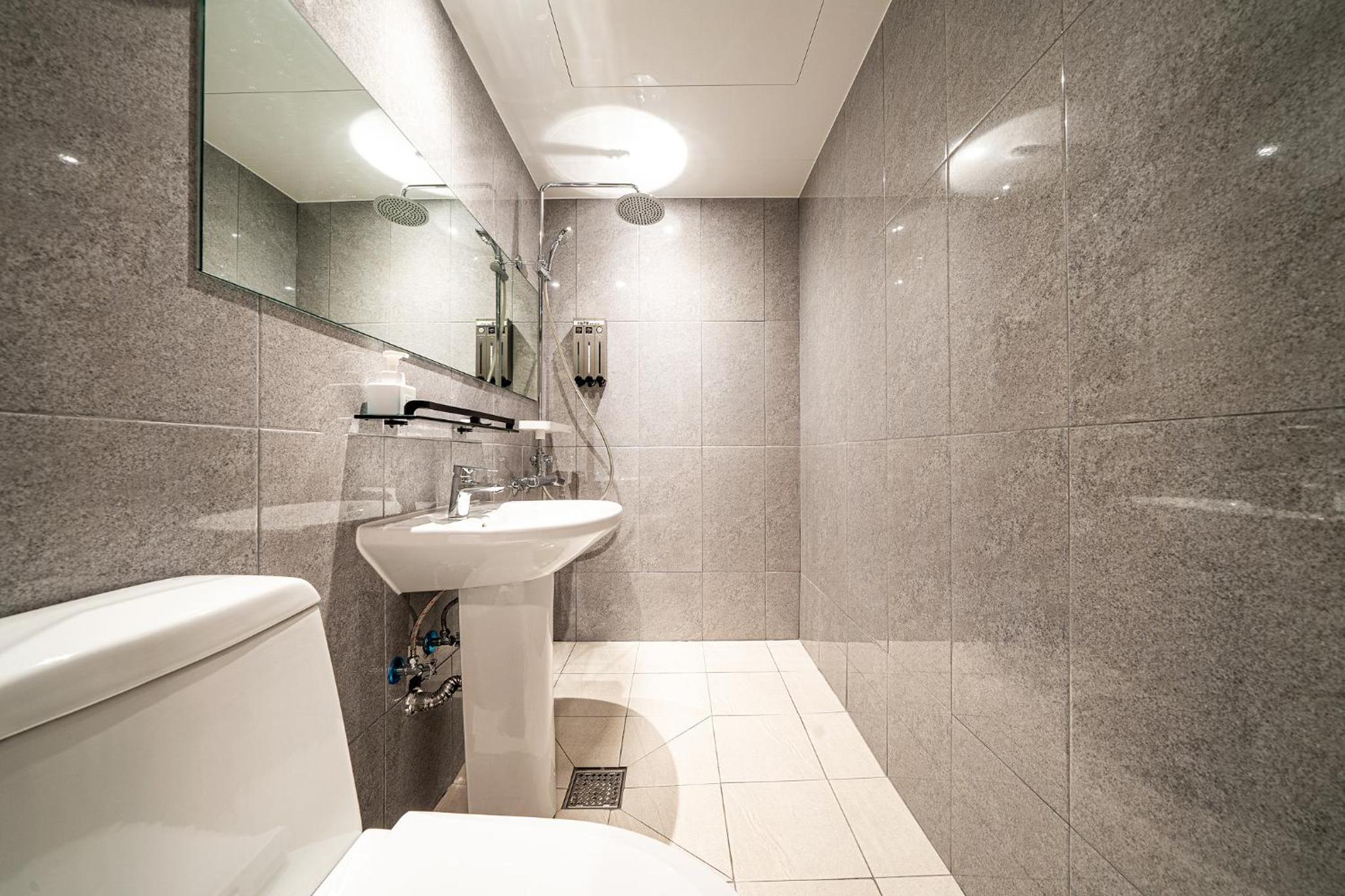 Standard Double Room - Photo 18