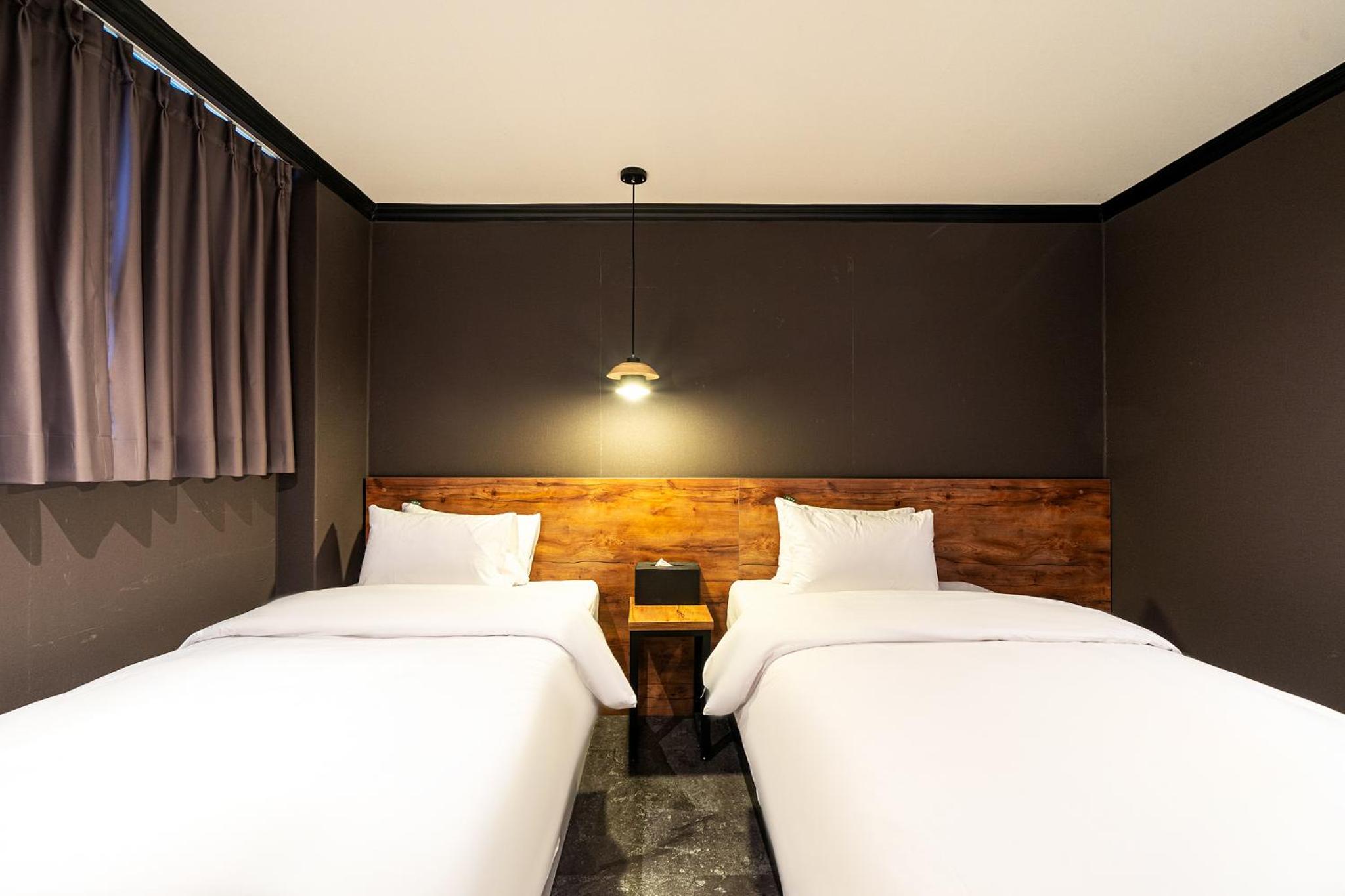 Standard Twin Room - Photo 1