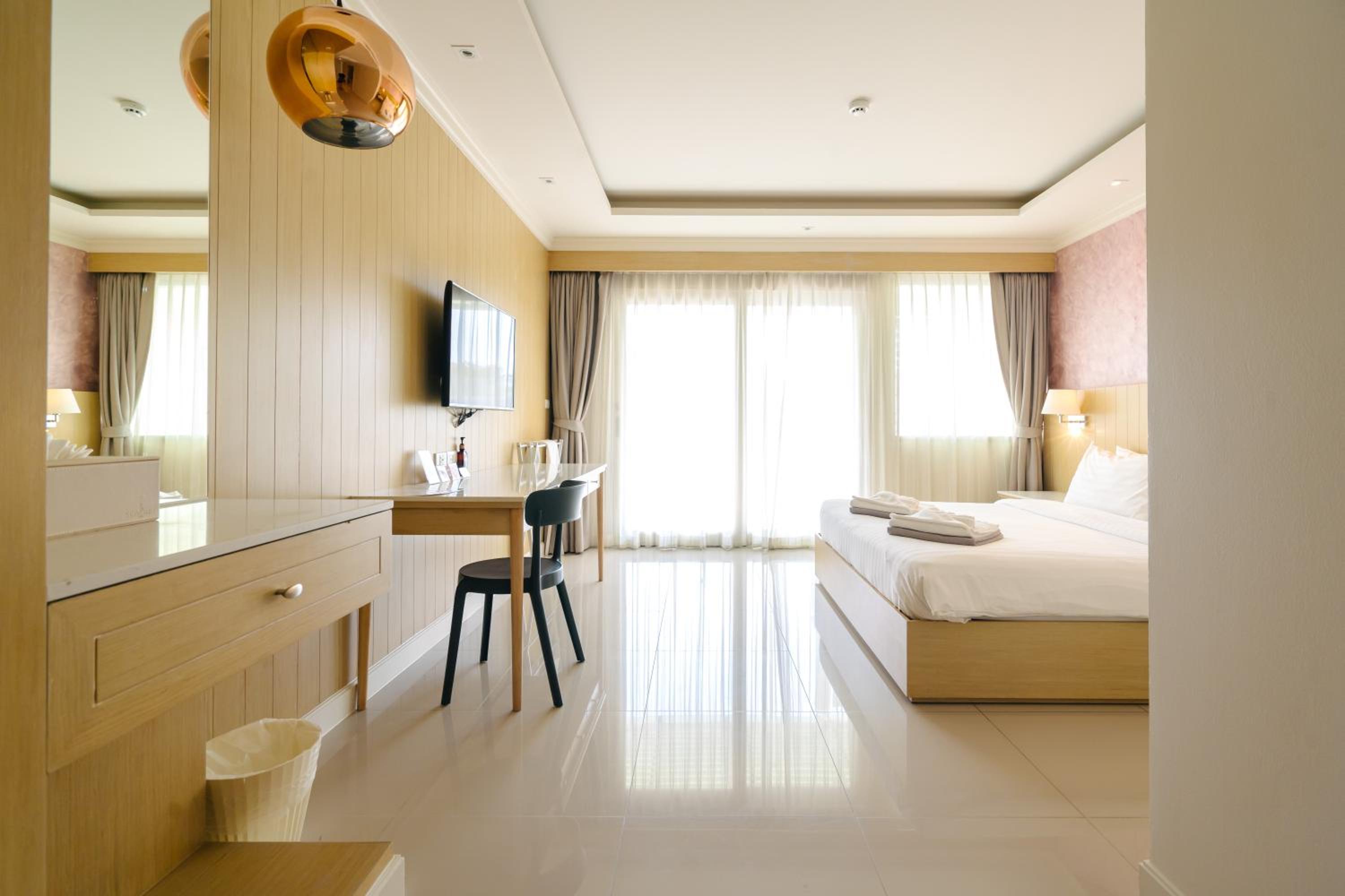 Deluxe Double Room with Spa Bath  - Photo 17