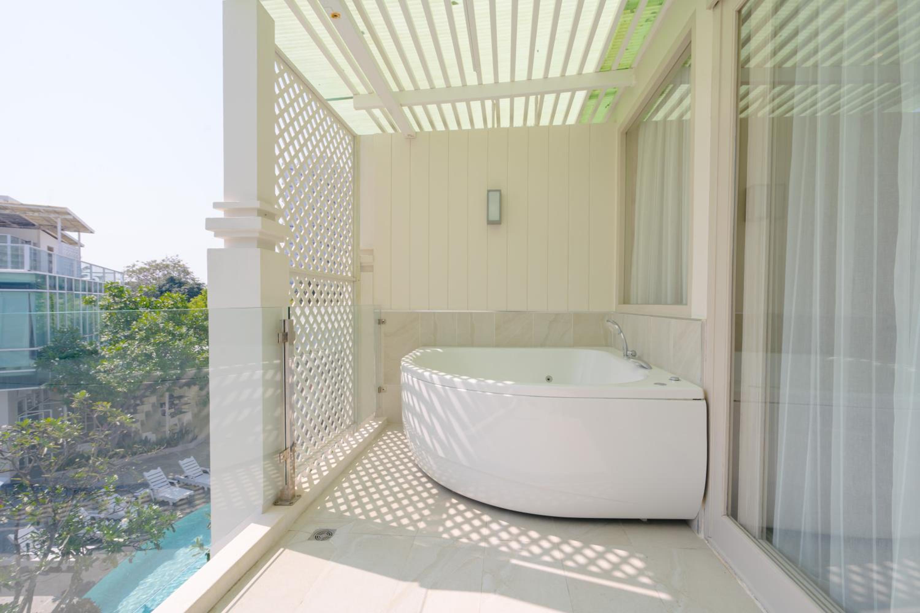 Deluxe Double Room with Spa Bath  - Photo 4