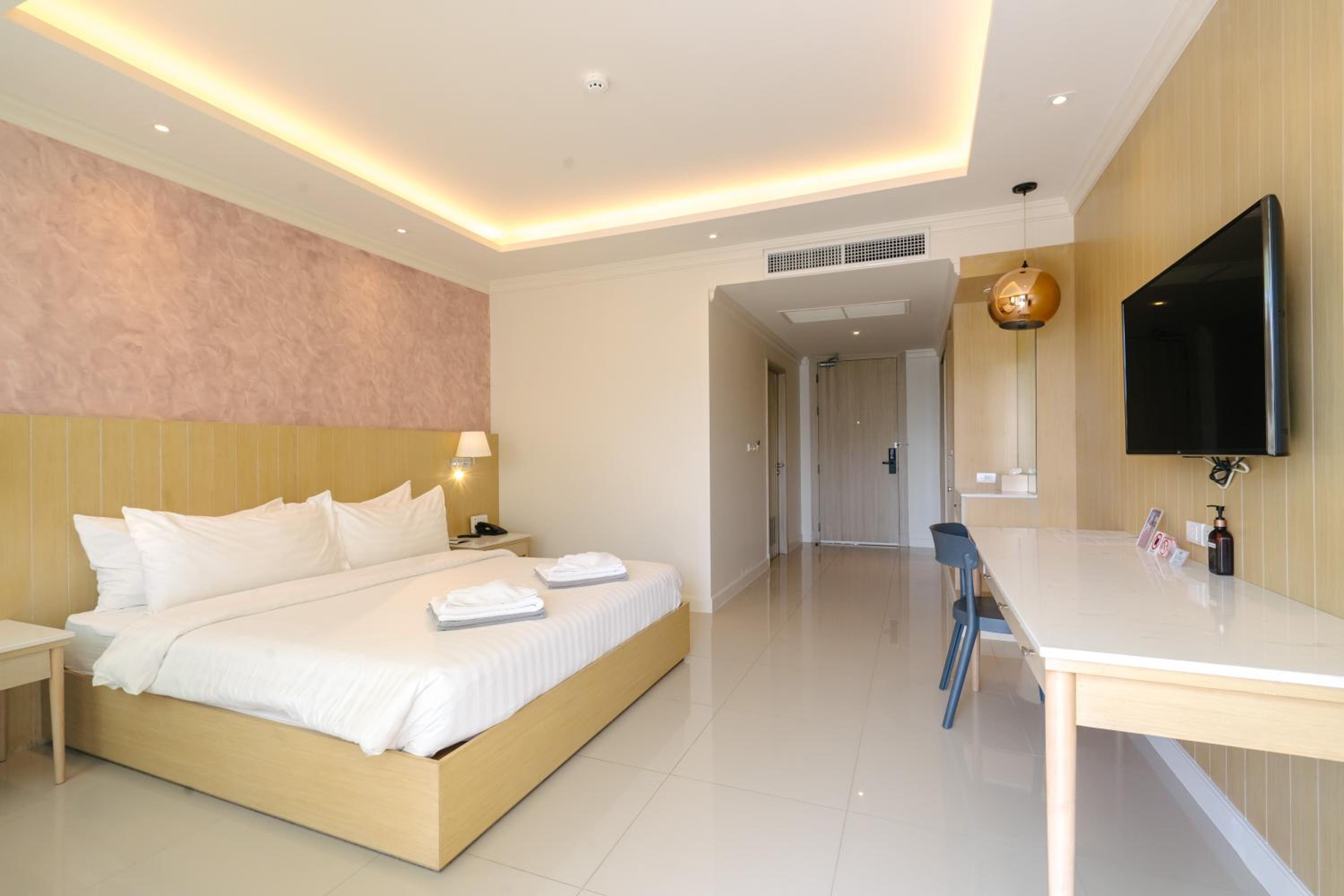 Deluxe Double Room with Spa Bath  - Photo 19