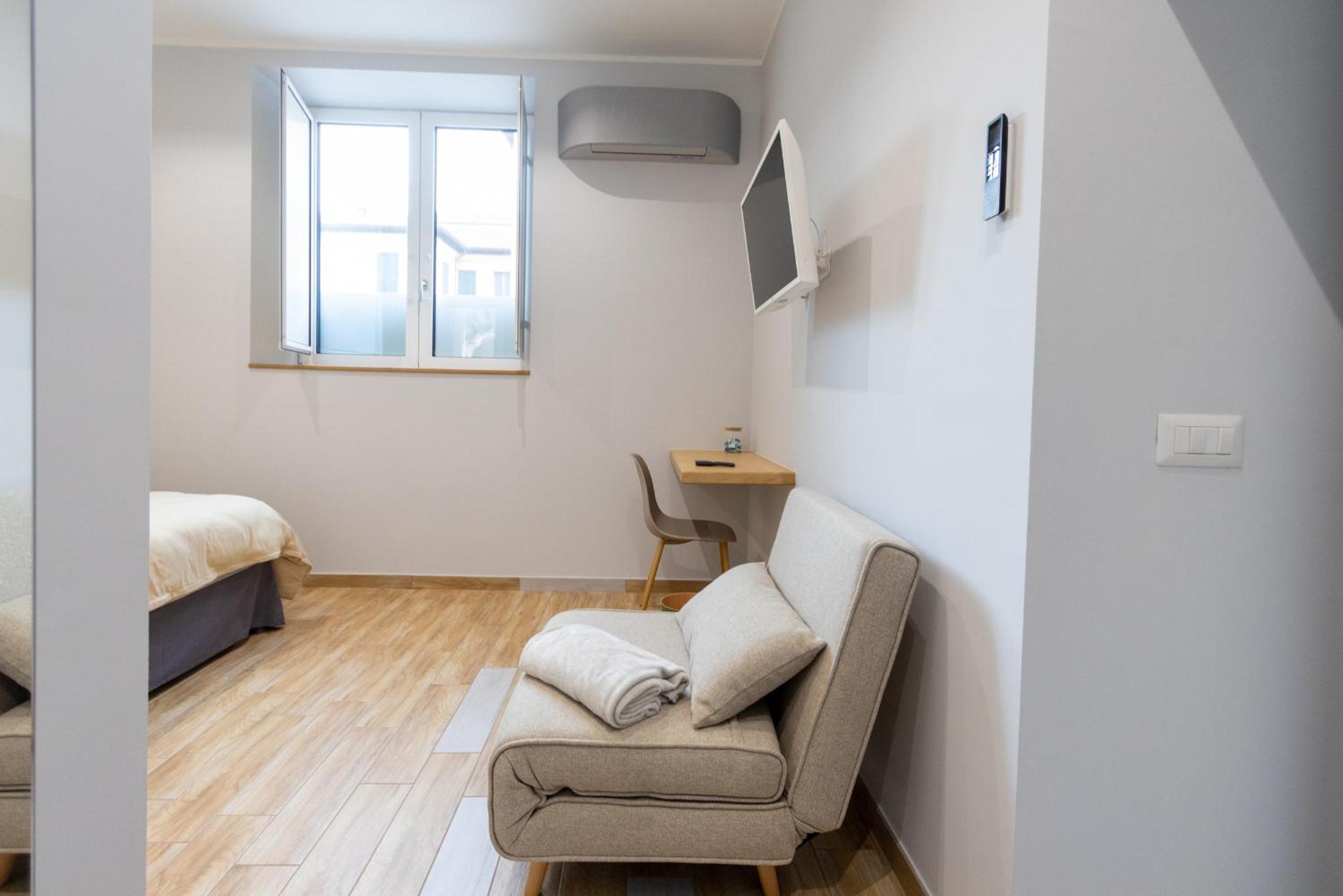 Double Room with Private Bathroom photo 3
