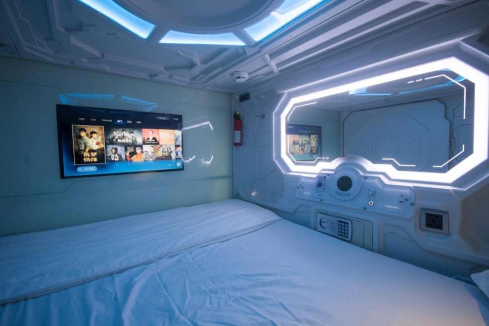 1 Capsule photo 3
