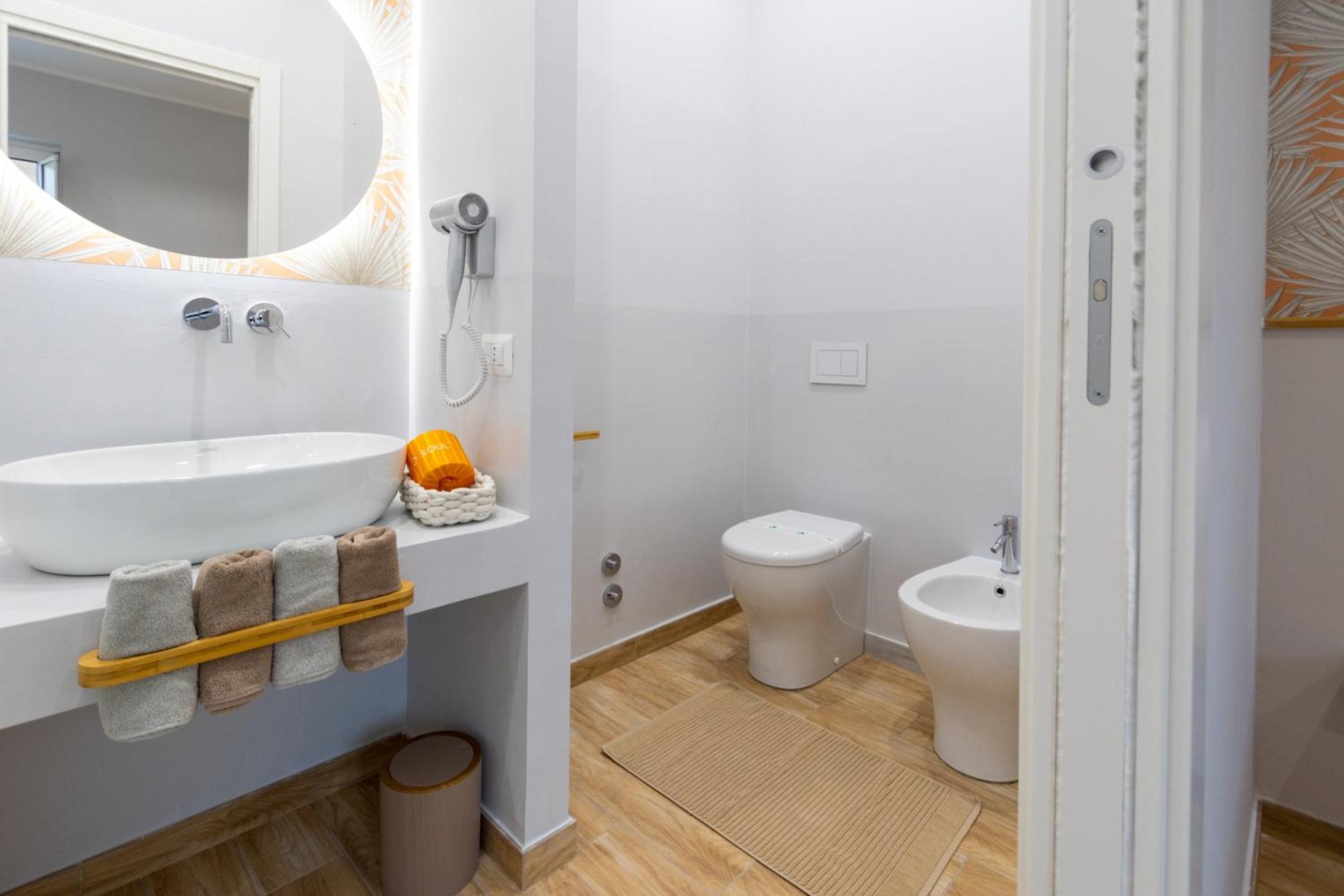 Large Double Room photo 2
