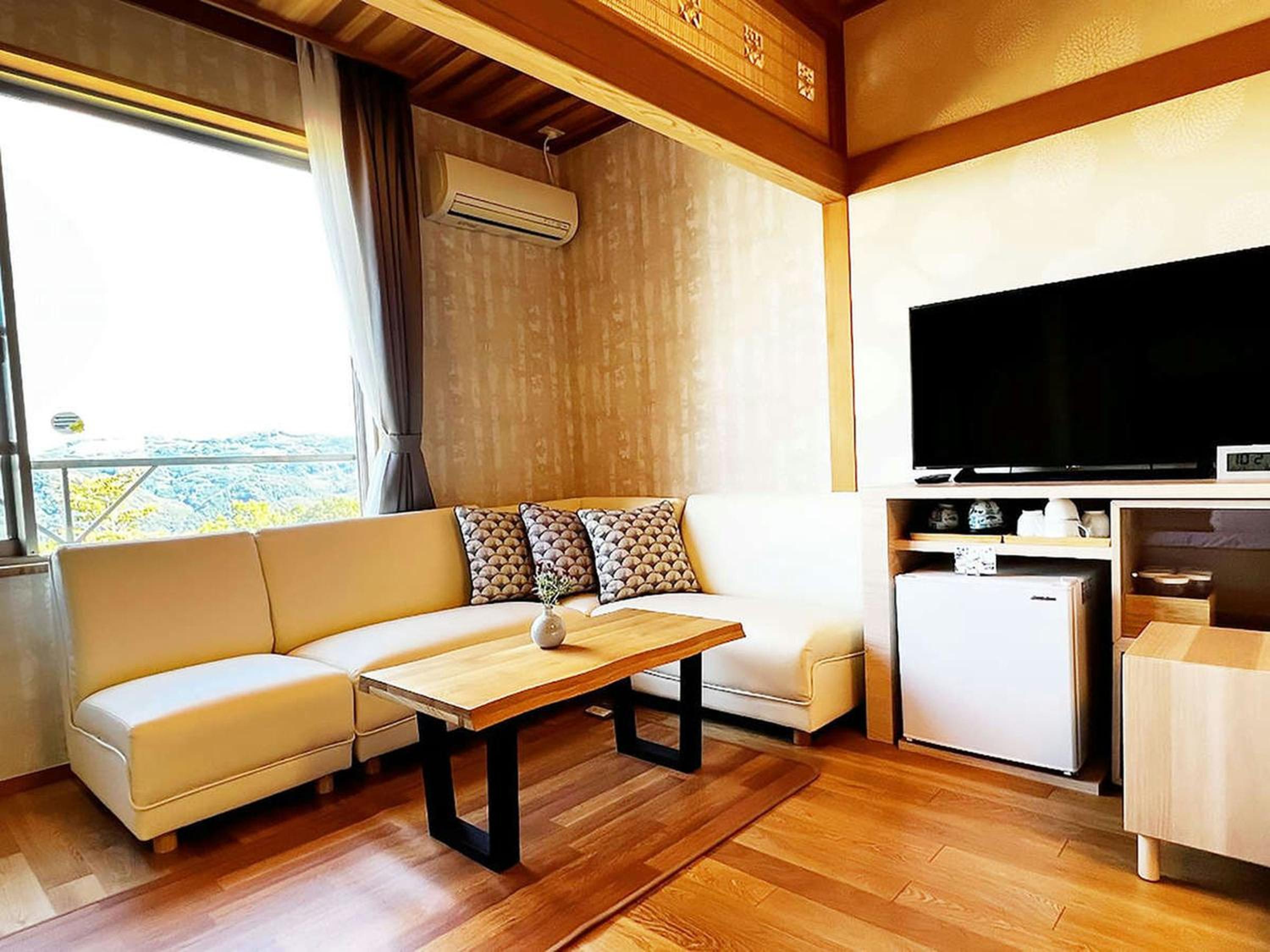 Family Room photo 2