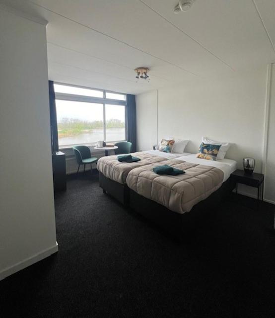 Standard Twin Room photo 2
