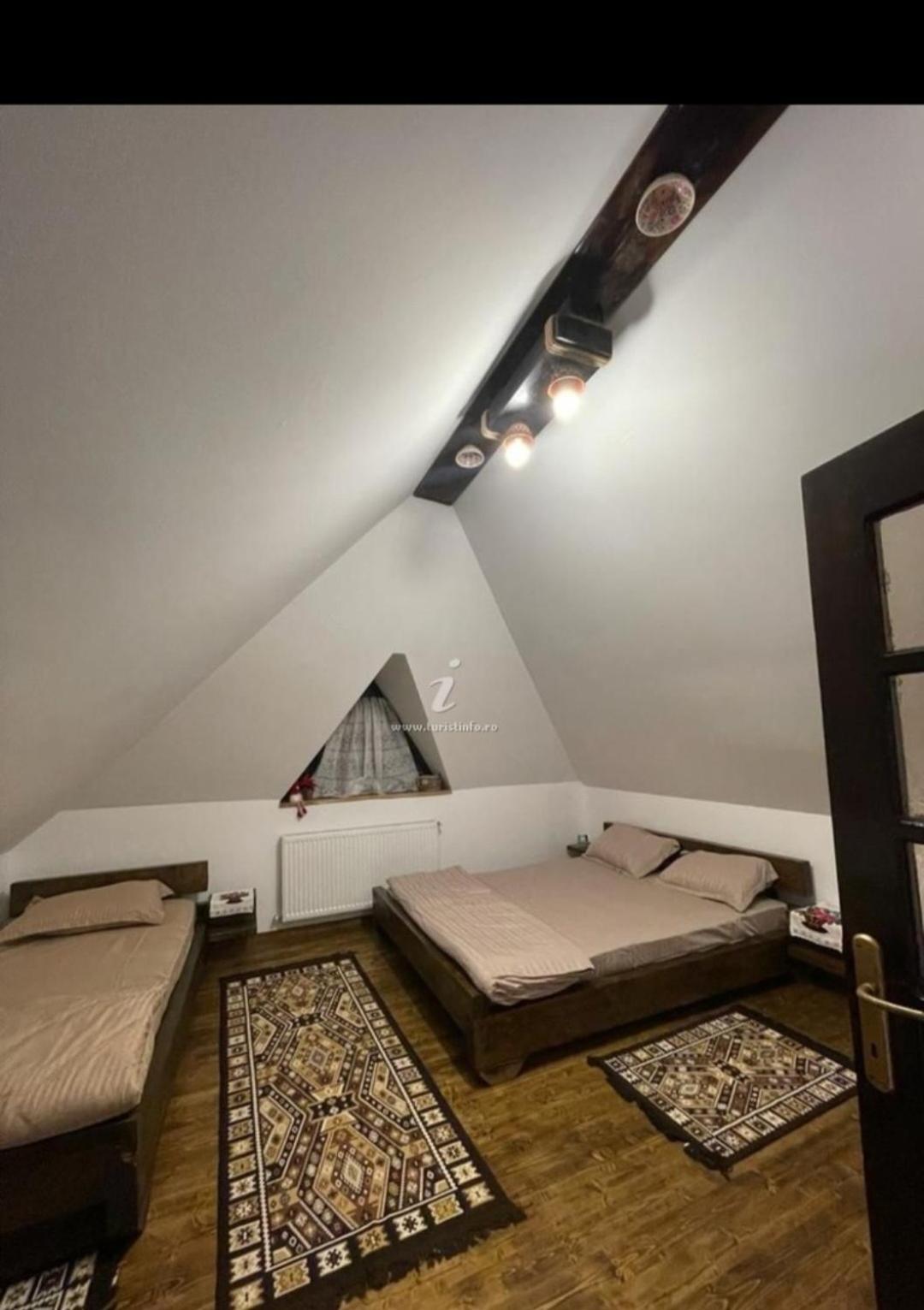 Three-Bedroom House photo 3