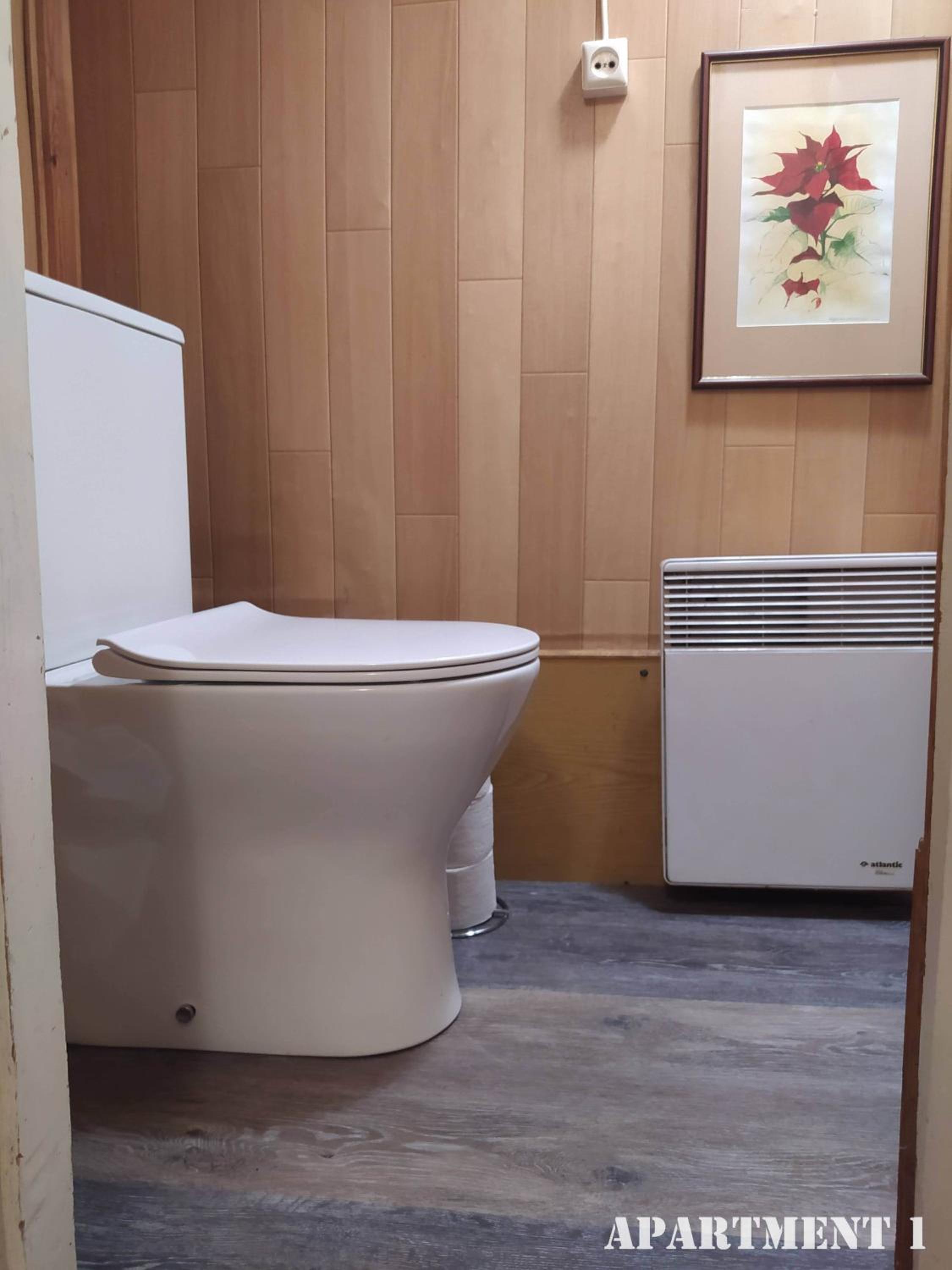 One-Bedroom House - Photo 4
