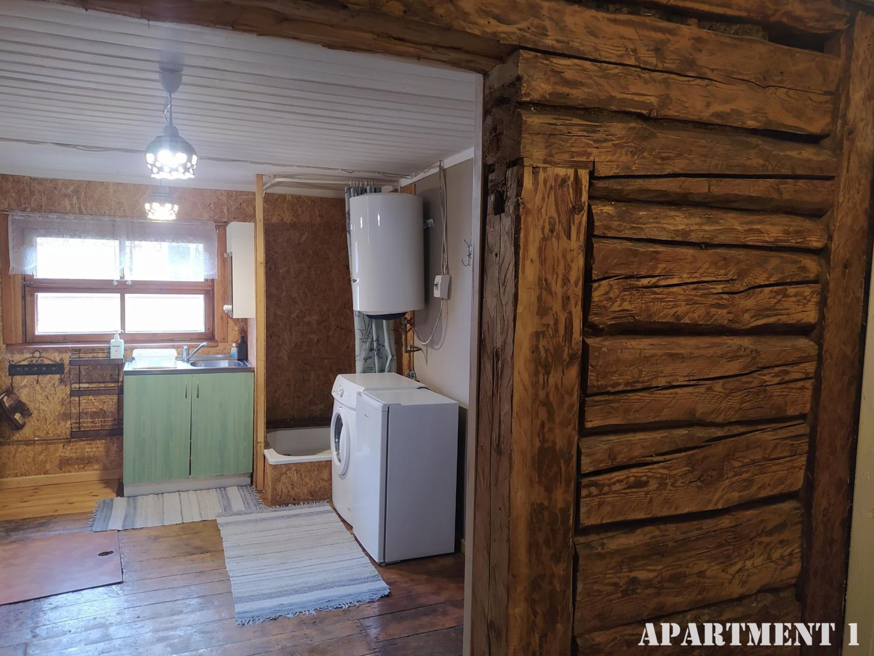 One-Bedroom House - Photo 2
