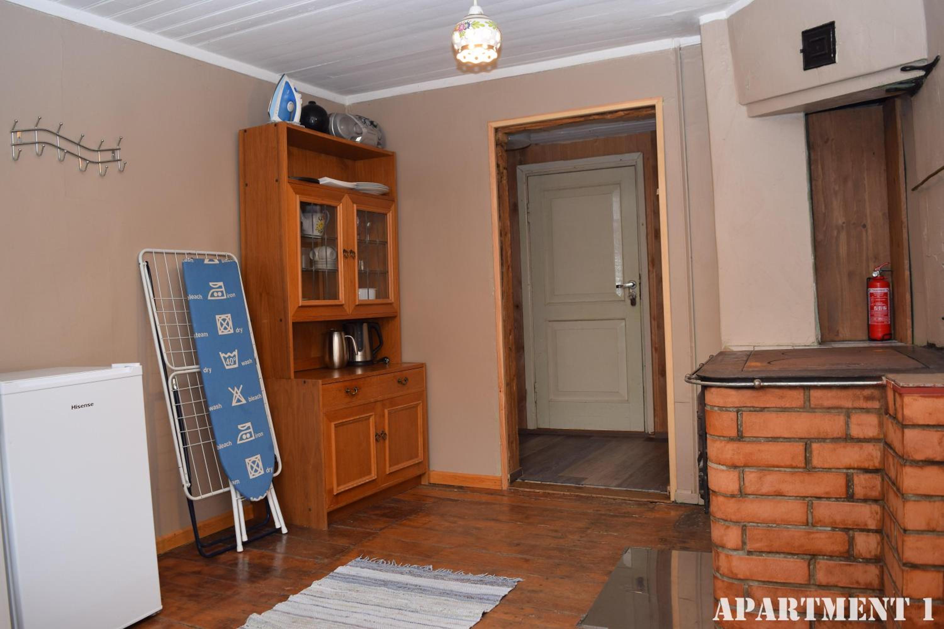 One-Bedroom House - Photo 11