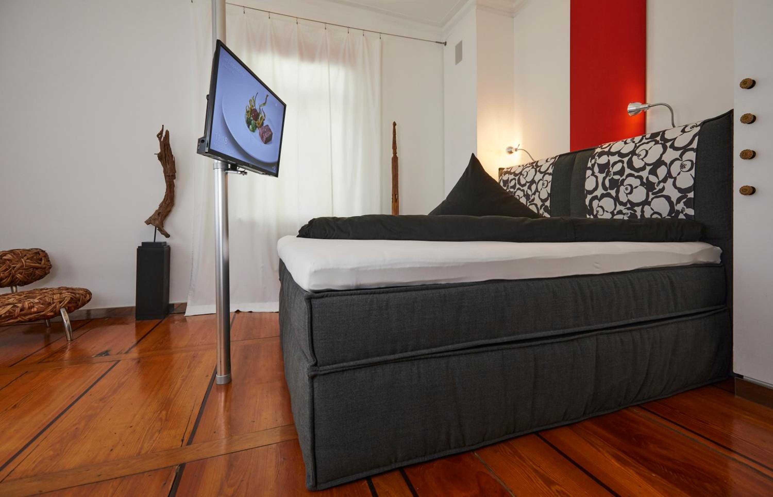 Budget Double Room - Photo 1