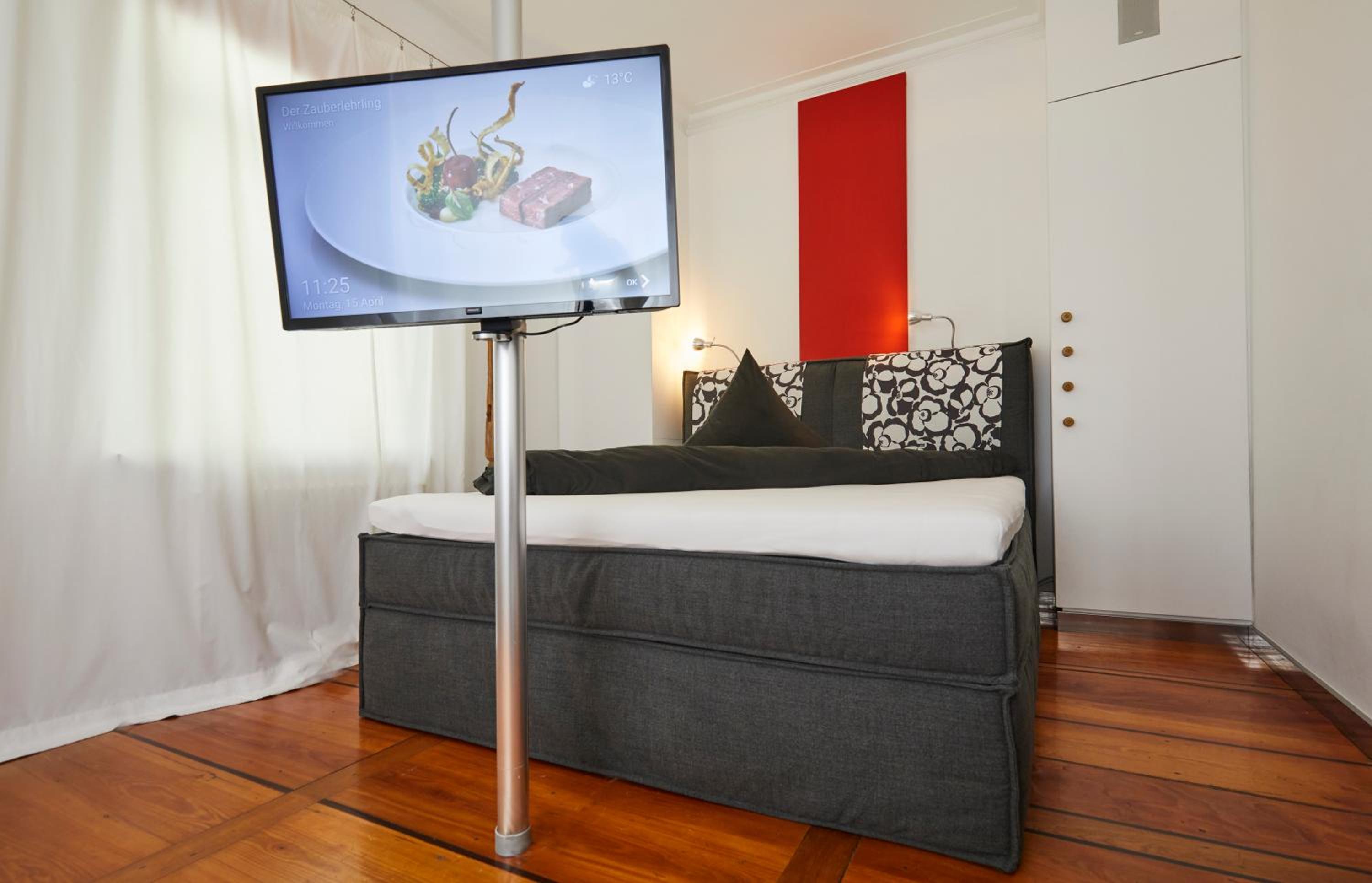 Budget Double Room - Photo 3