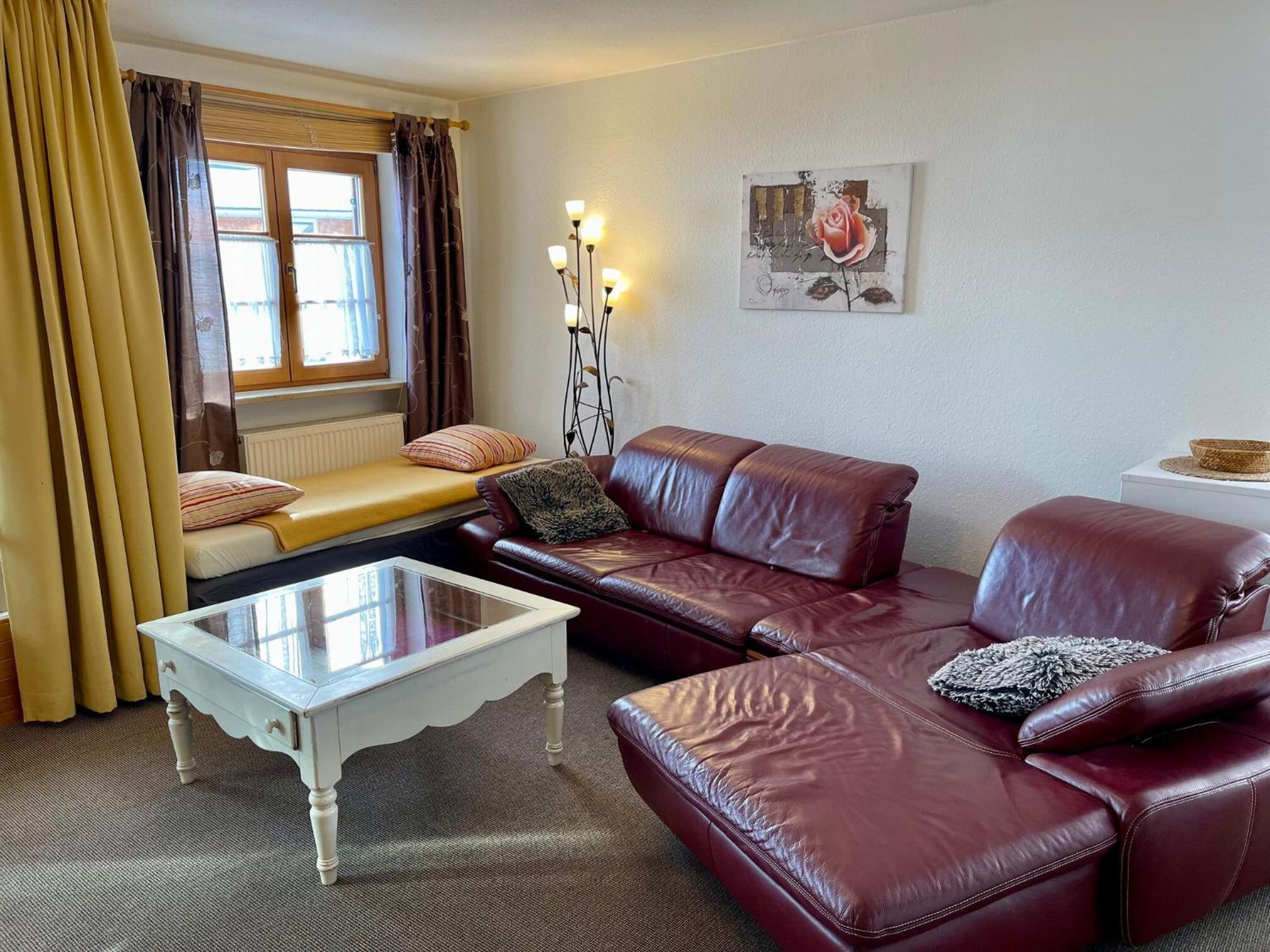 One-Bedroom Apartment photo 1