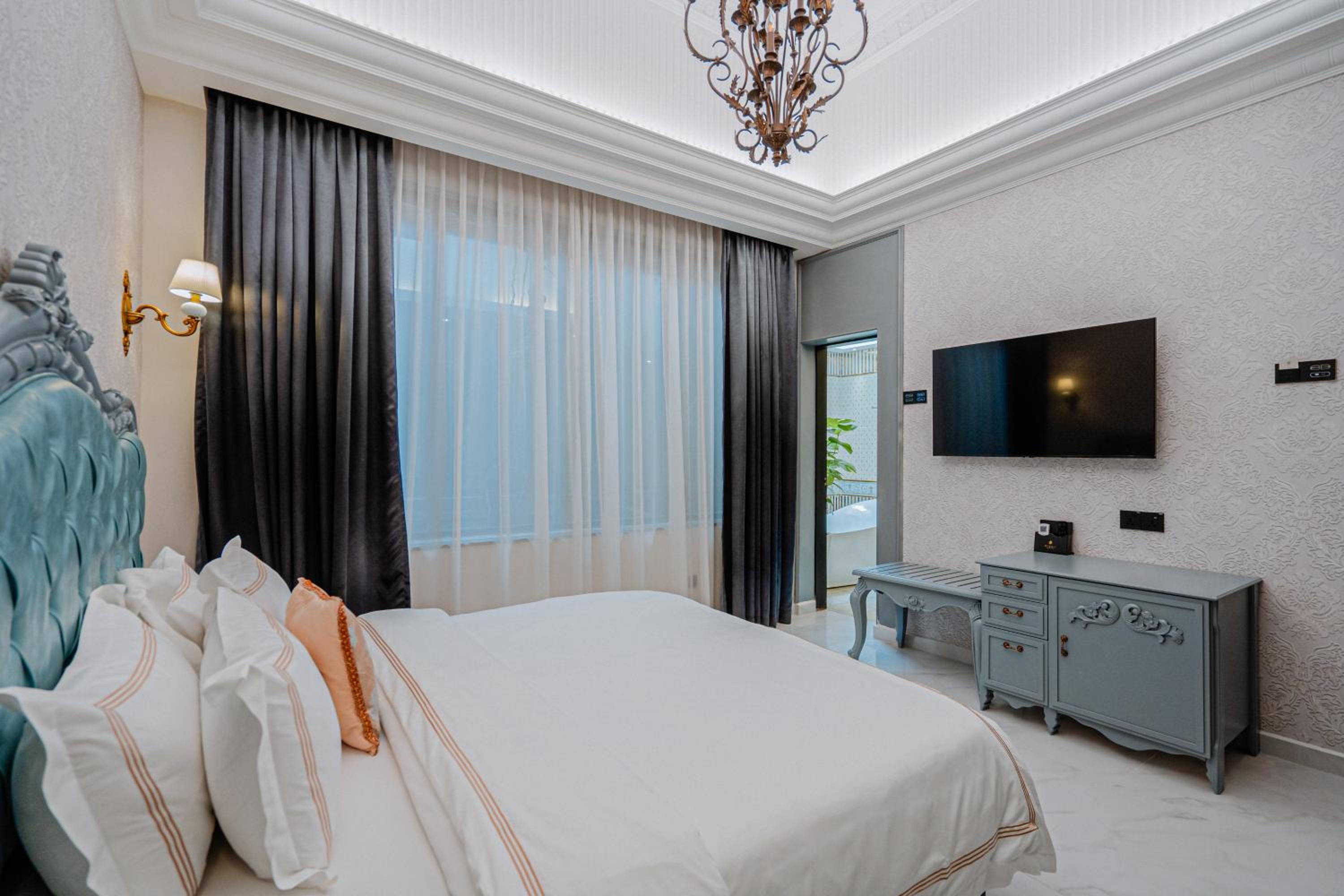 Majestic Suite