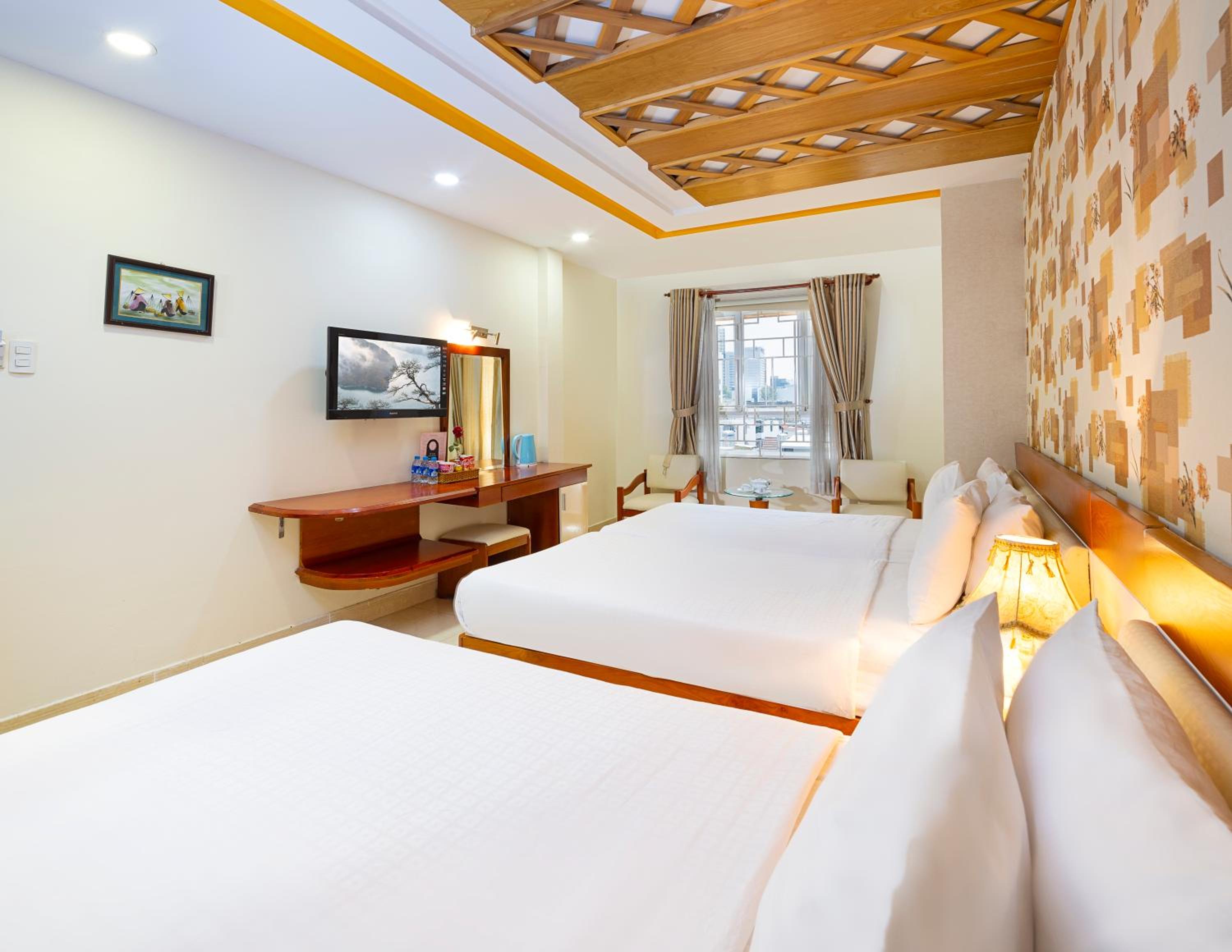 Deluxe Triple Room photo 3