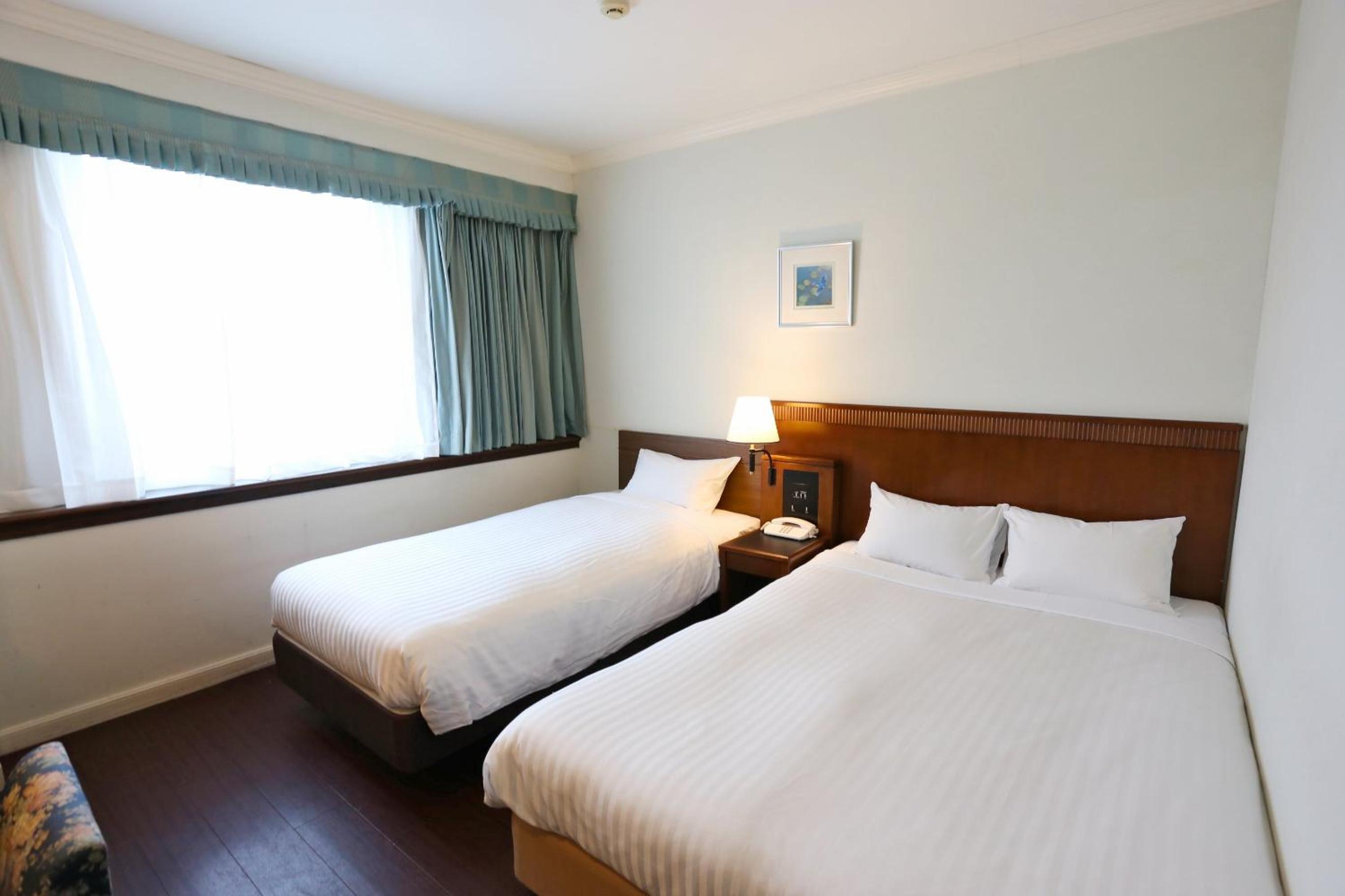 Superior Twin Room - Photo 6