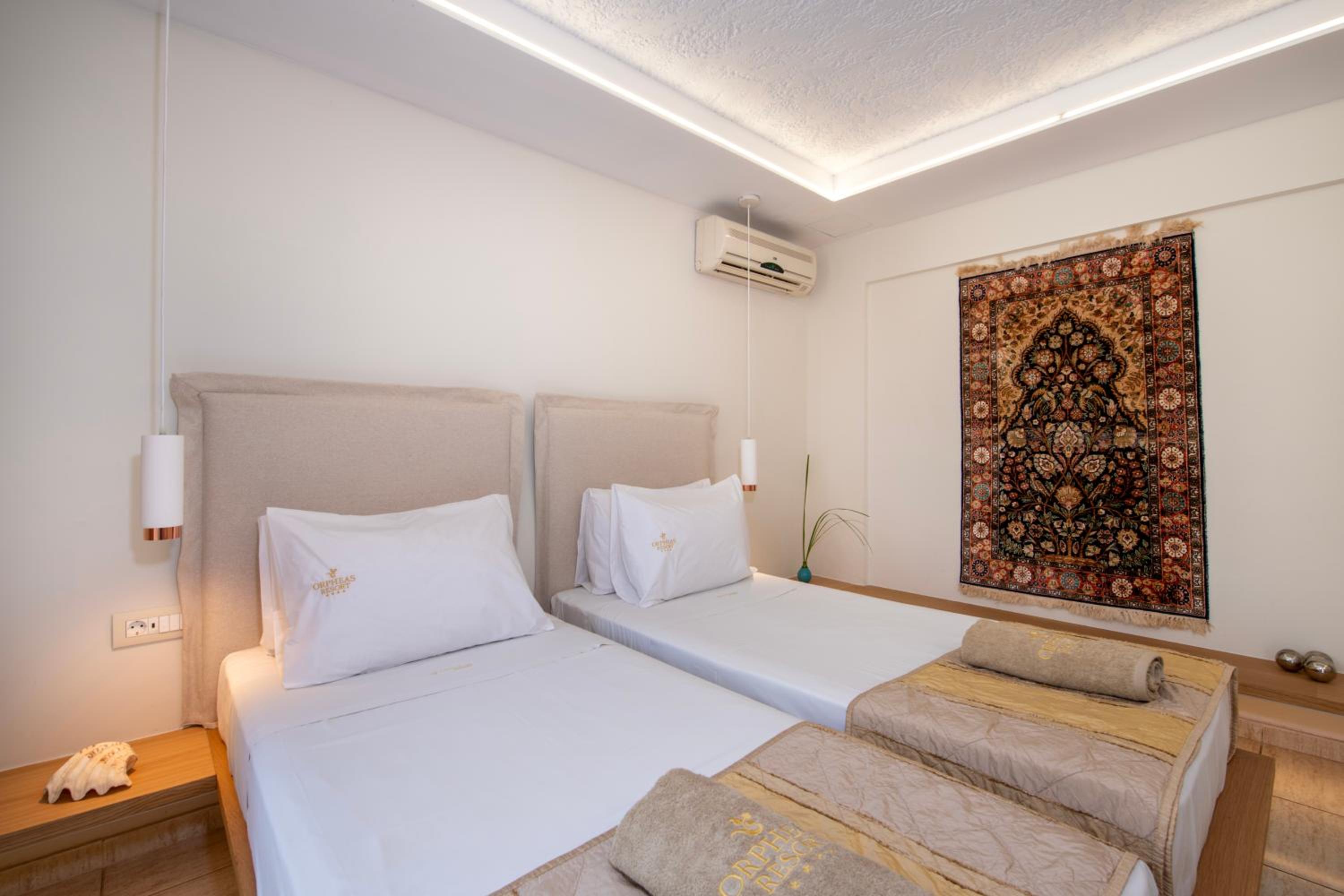 Double Room with Spa Bath photo 2