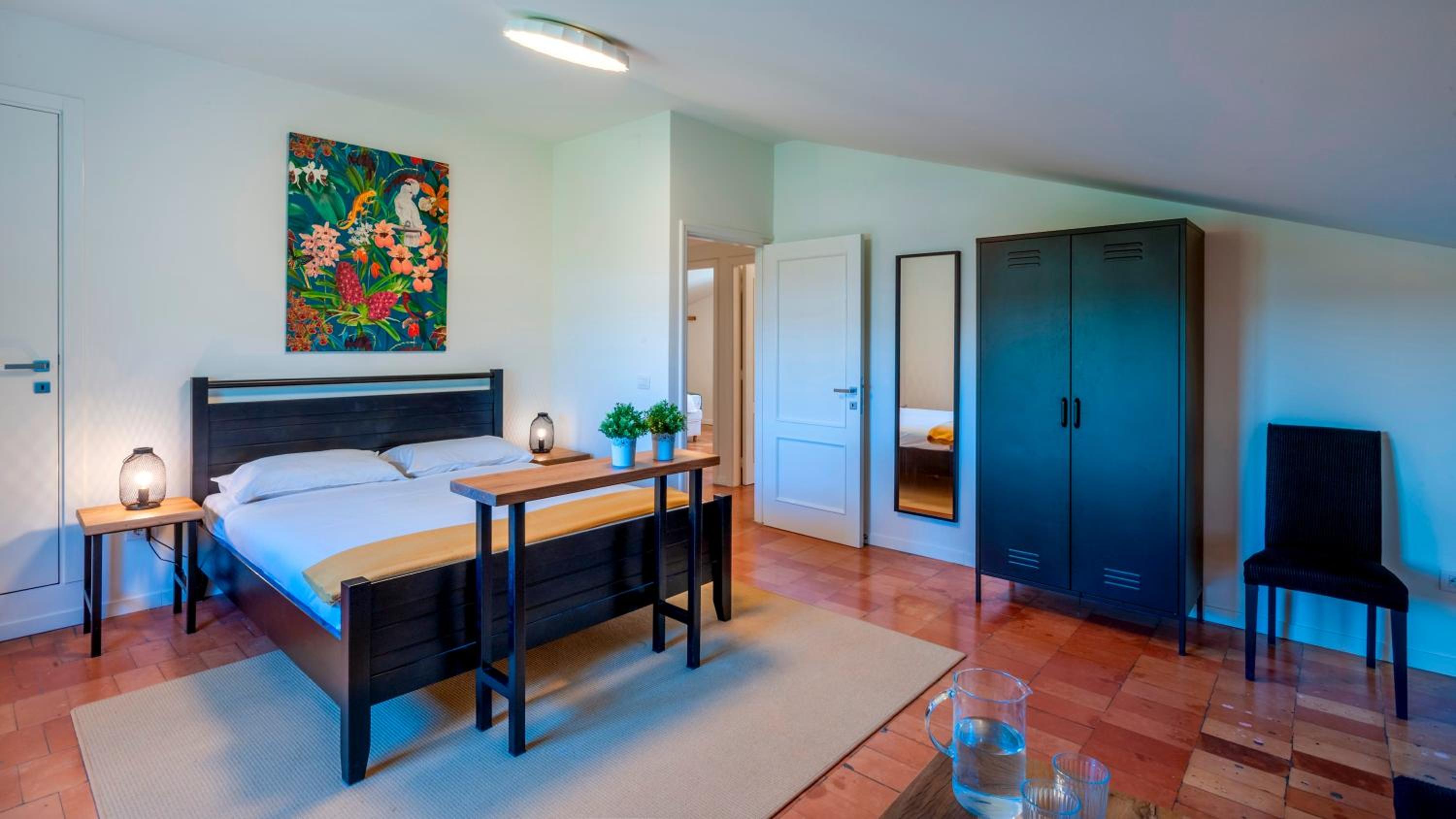 Six-Bedroom Villa  photo 2