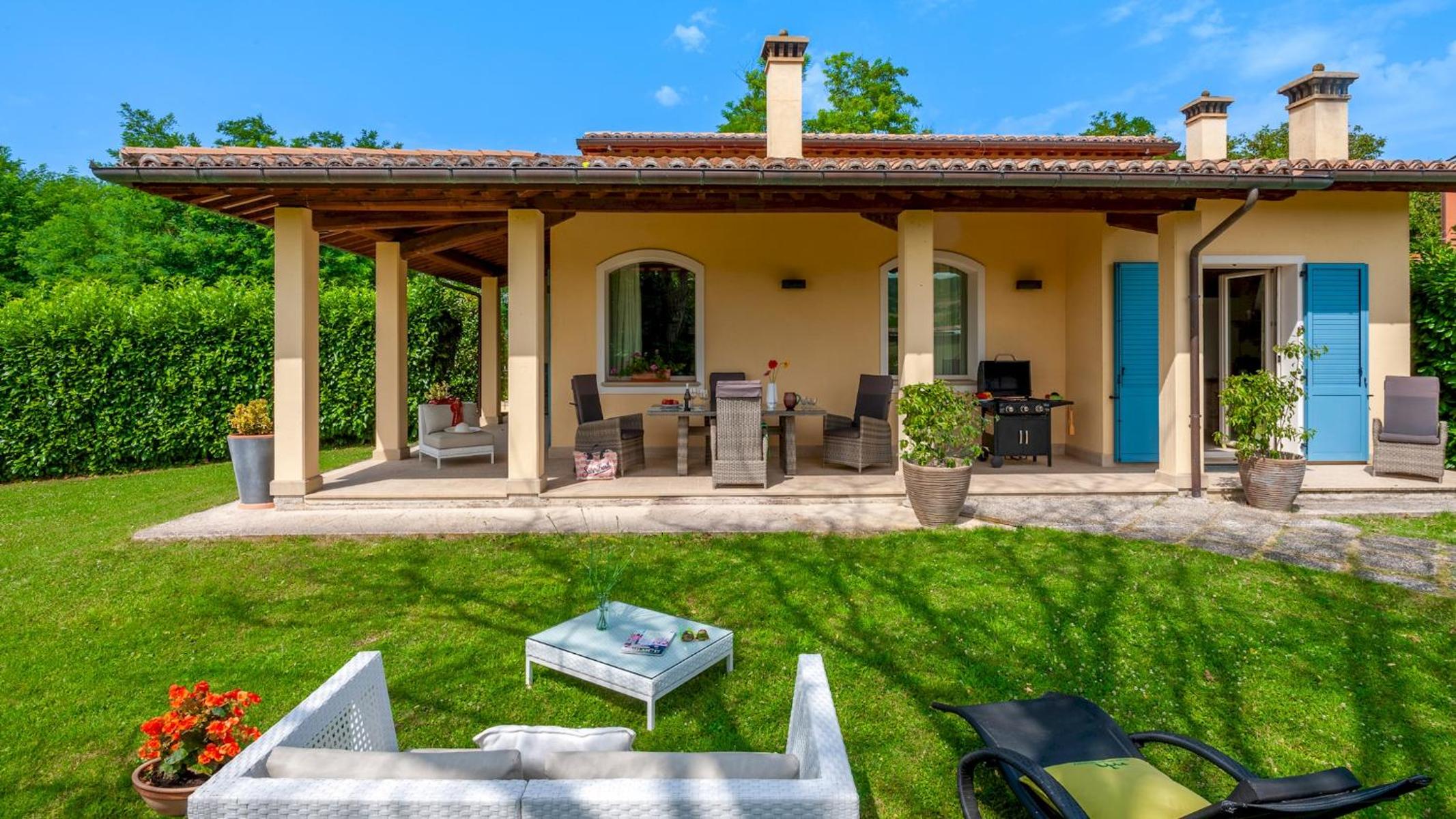 Four-Bedroom Villa photo 3
