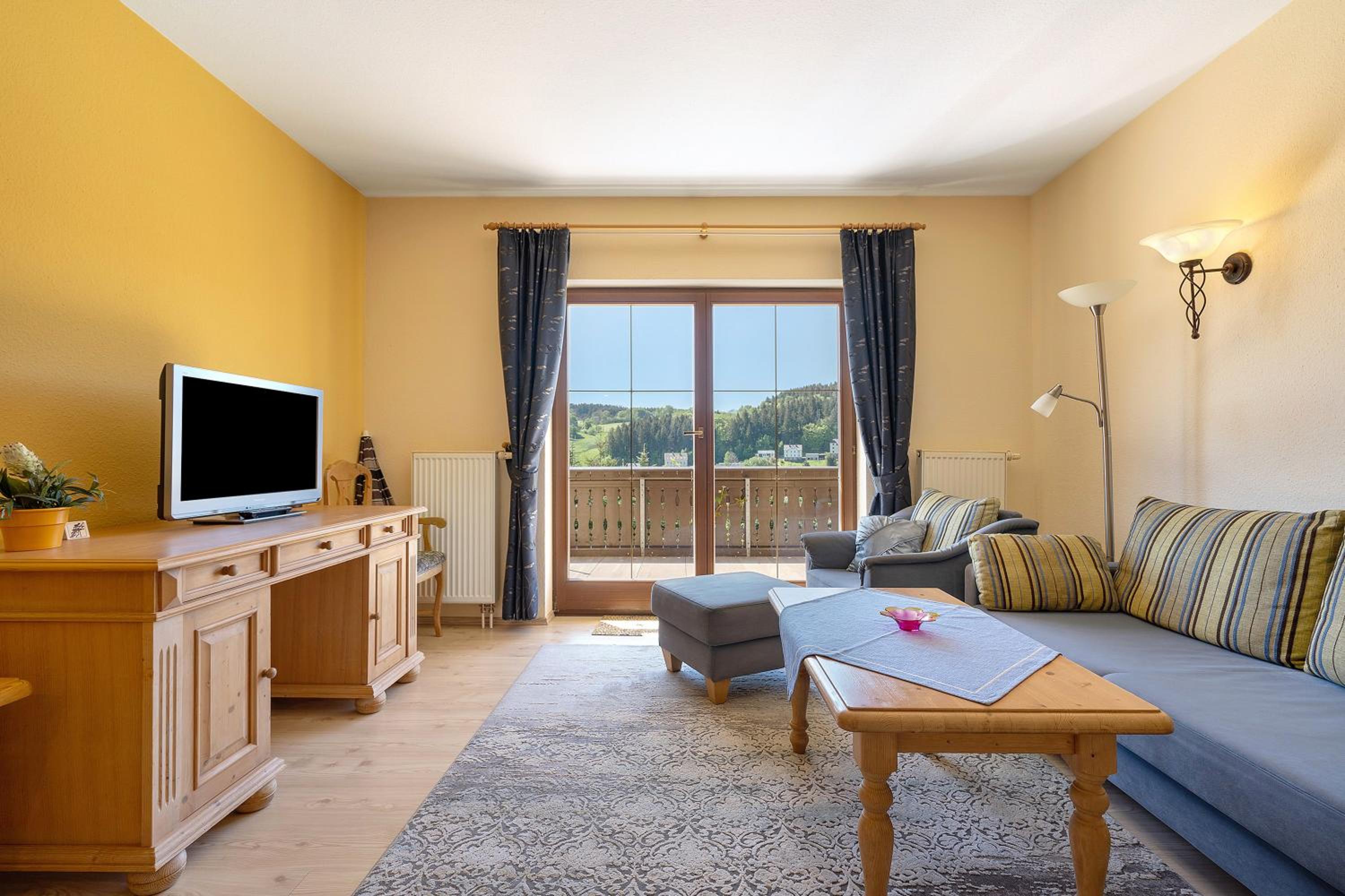 Superior One-Bedroom Apartment with Balcony