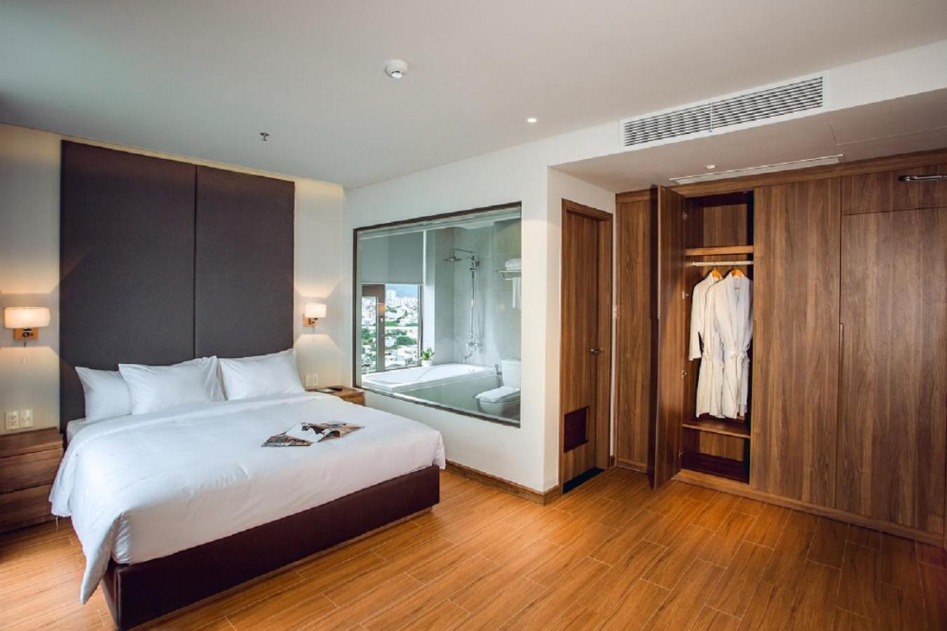 Suite with River View - Photo 7