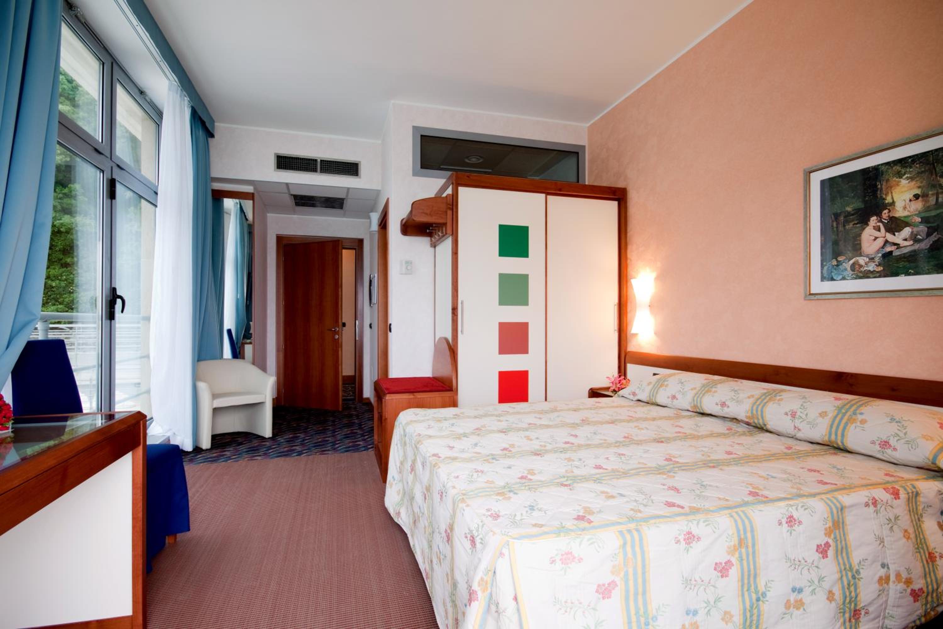 Double Room with Sea View - Photo 5