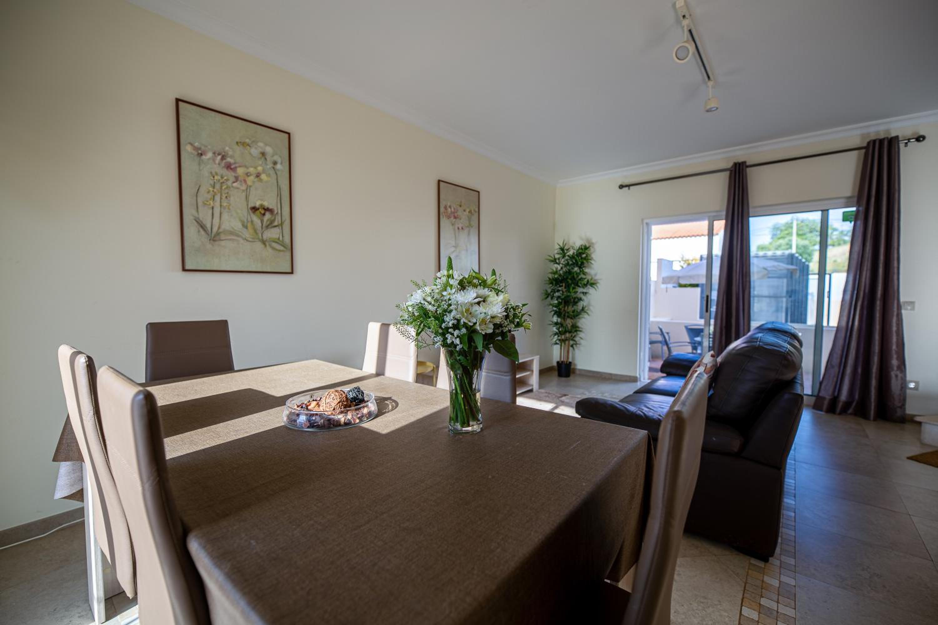 Villa photo 2