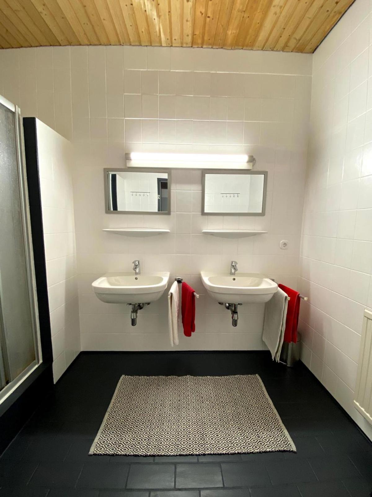 Mixed Dormitory Room photo 3