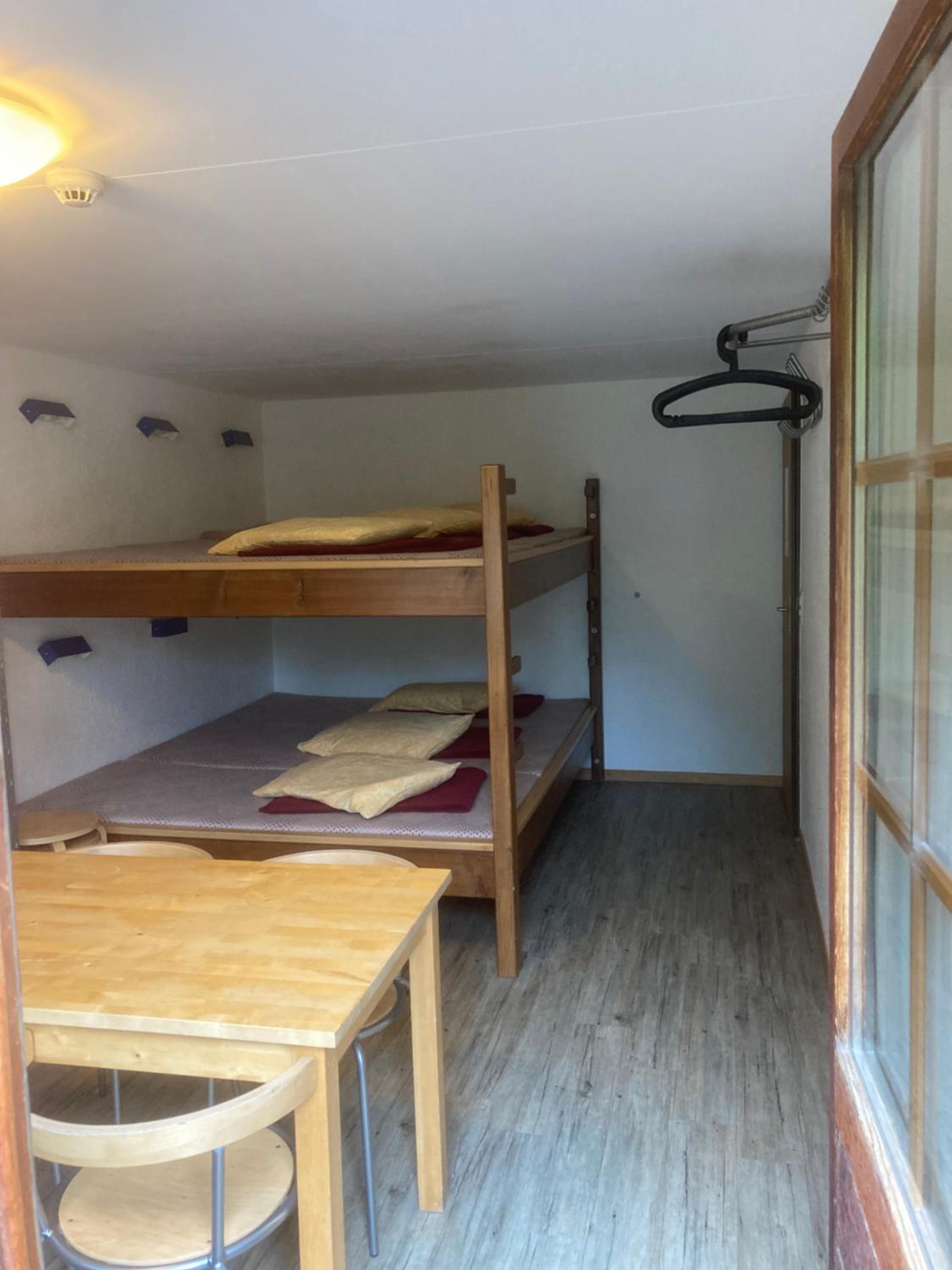 Sextuple Room Hostel with Shared Bathroom