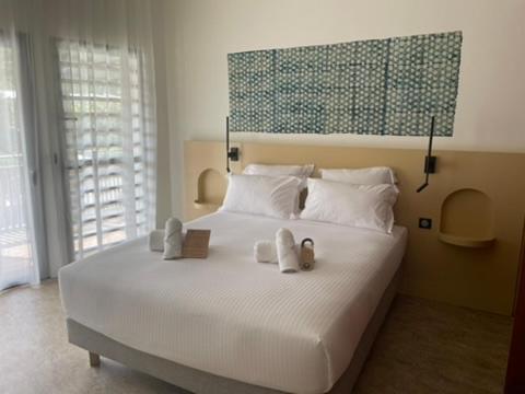 Deluxe Room - Photo 1