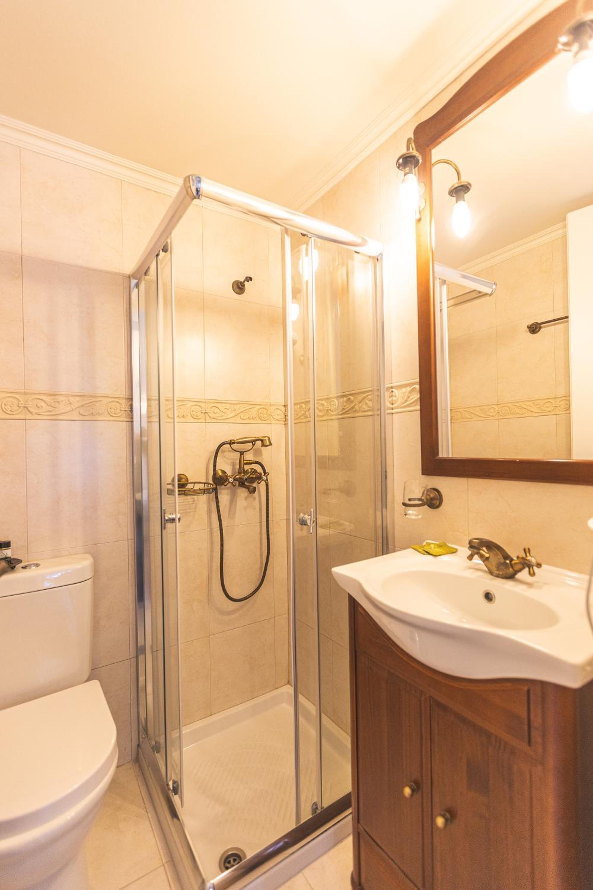 Triple Room - Photo 6