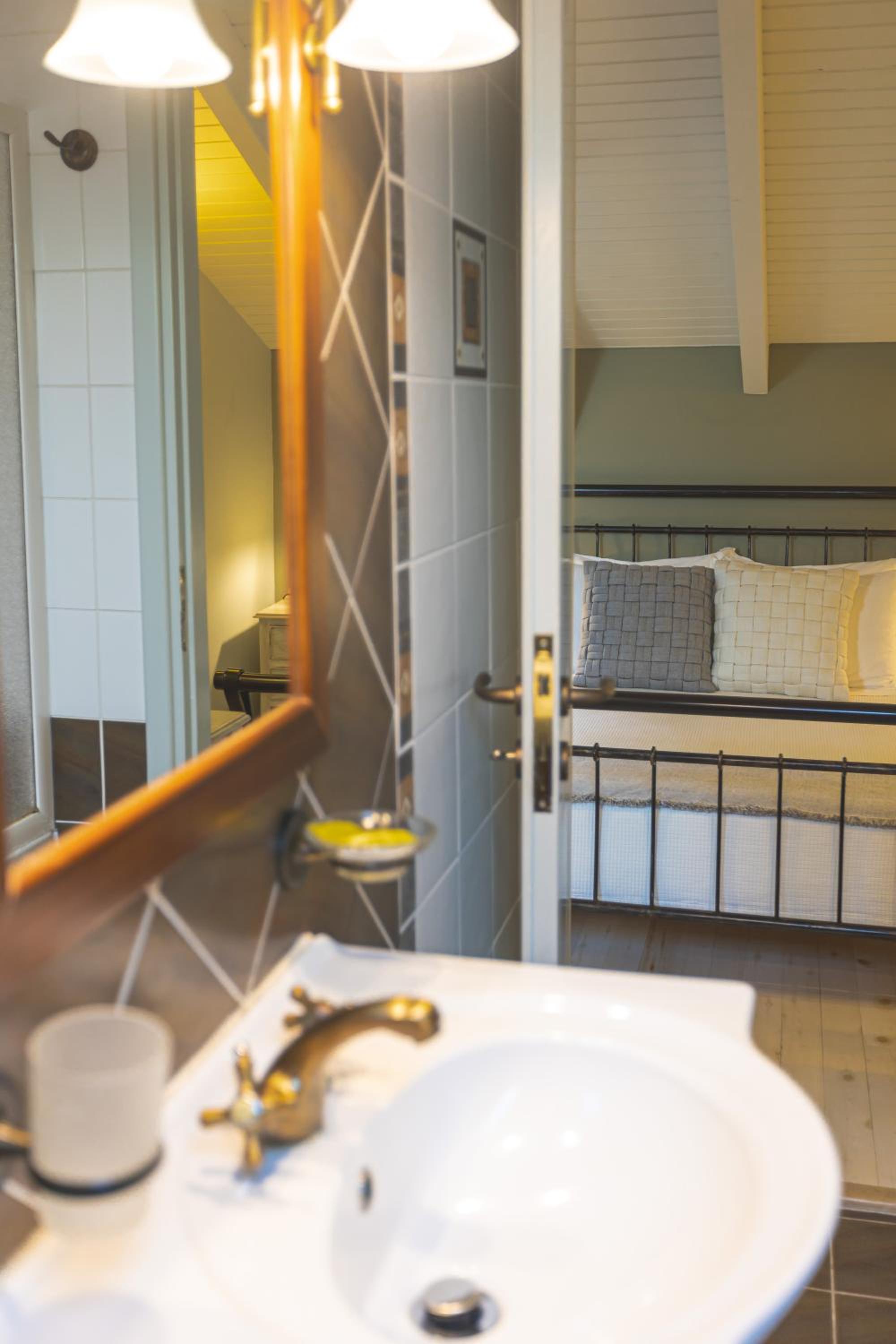 Deluxe Family Suite photo 2