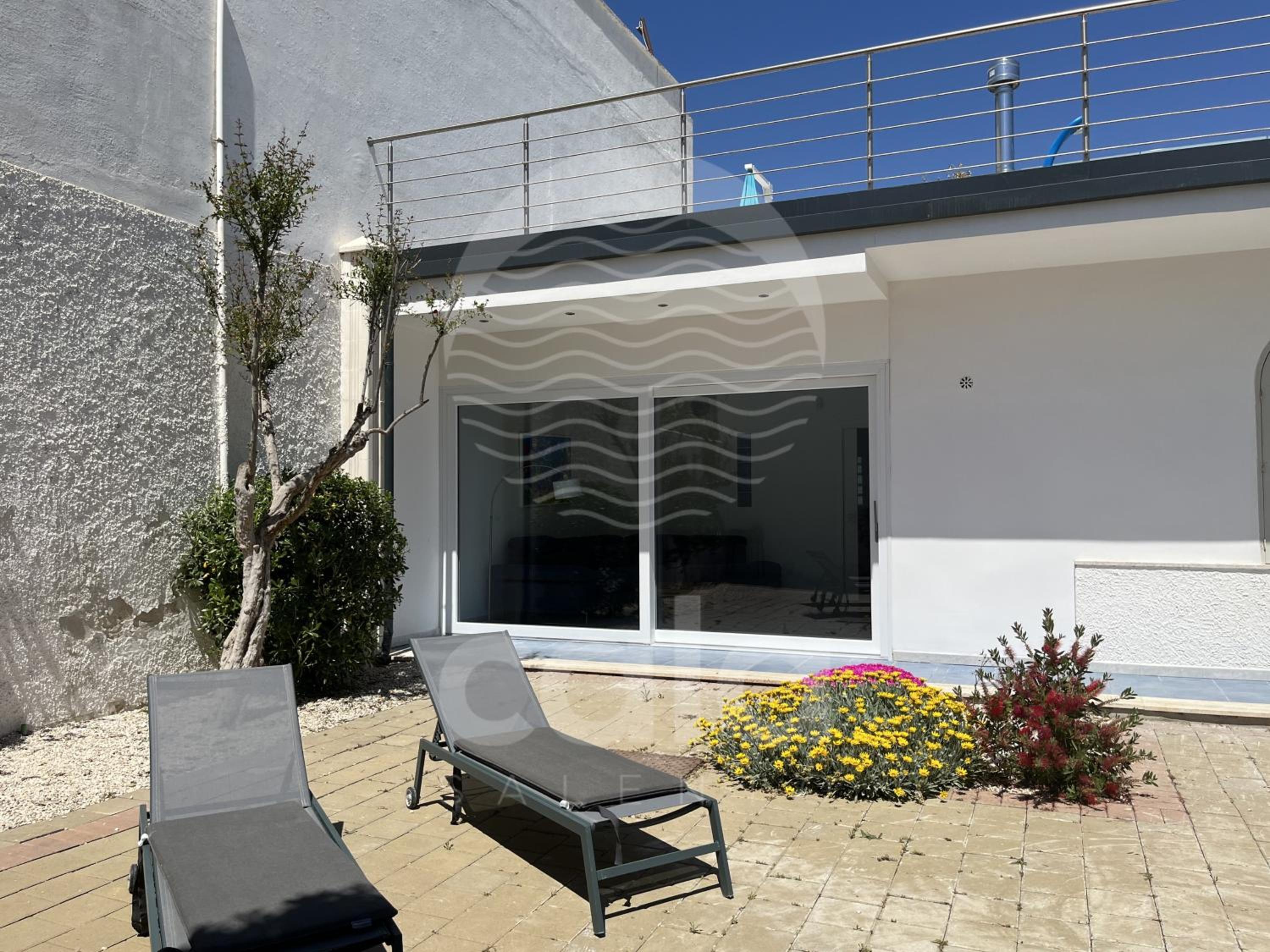 Four-Bedroom House photo 3
