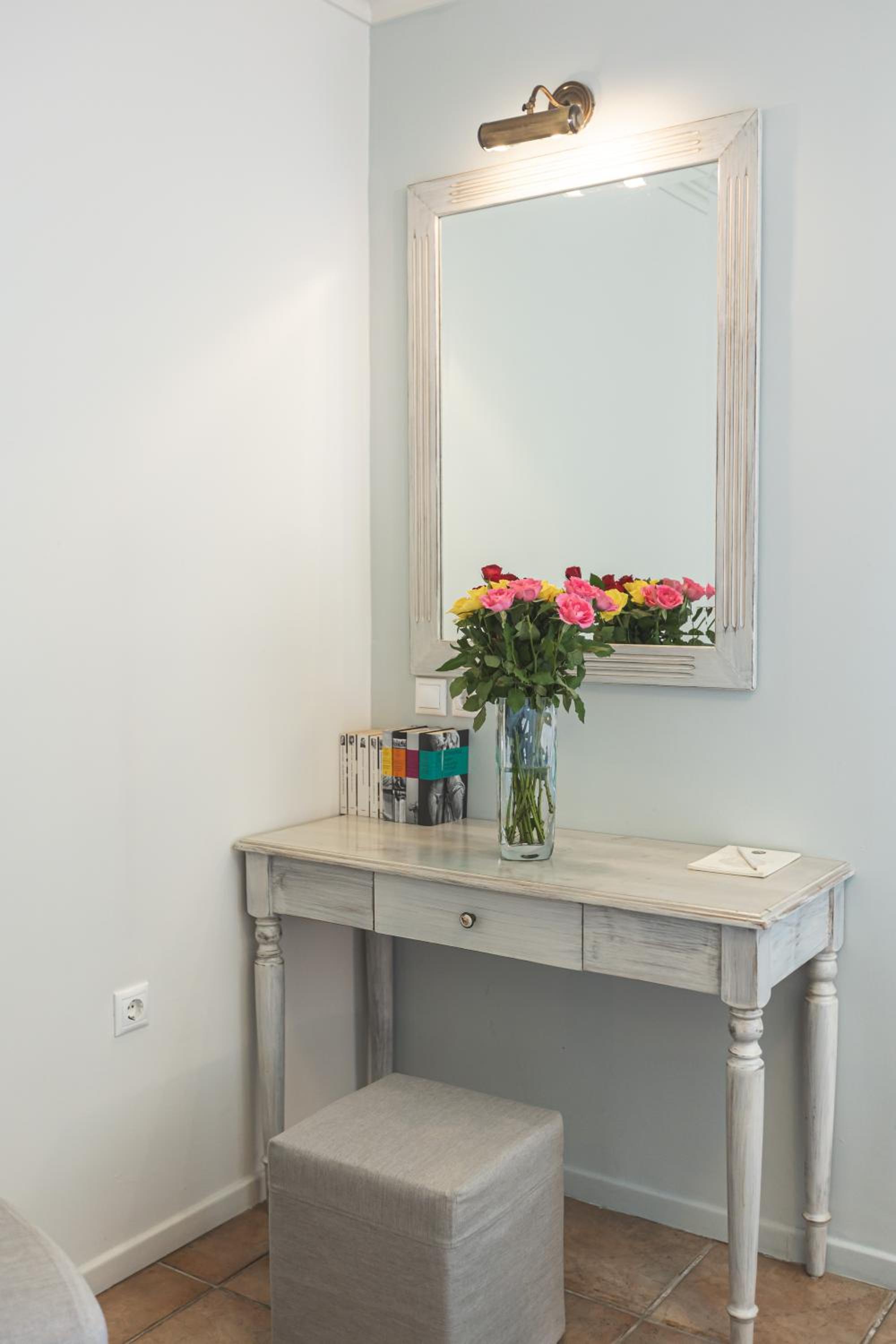 Standard Twin Room - Photo 11
