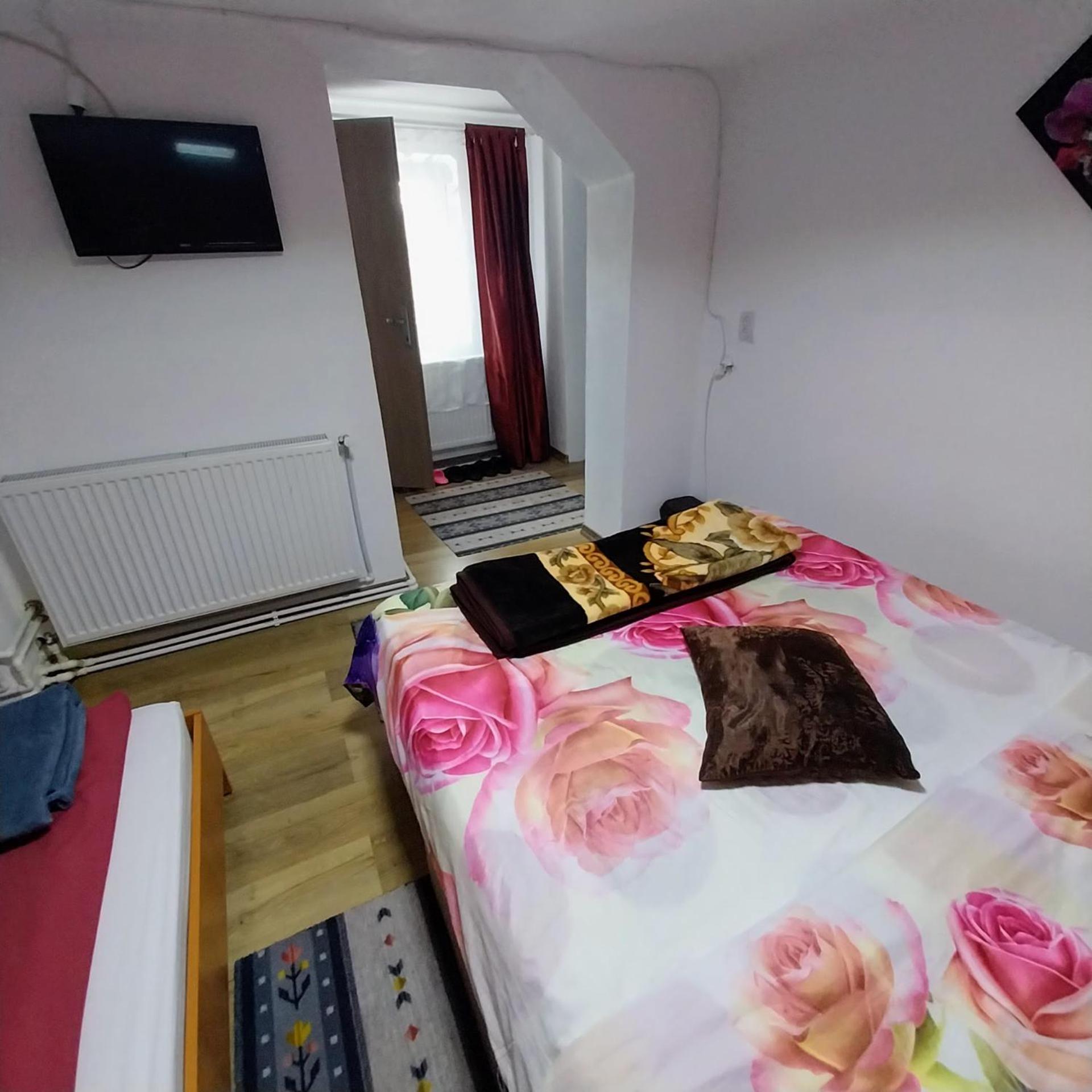 Triple Room with Private Bathroom photo 2