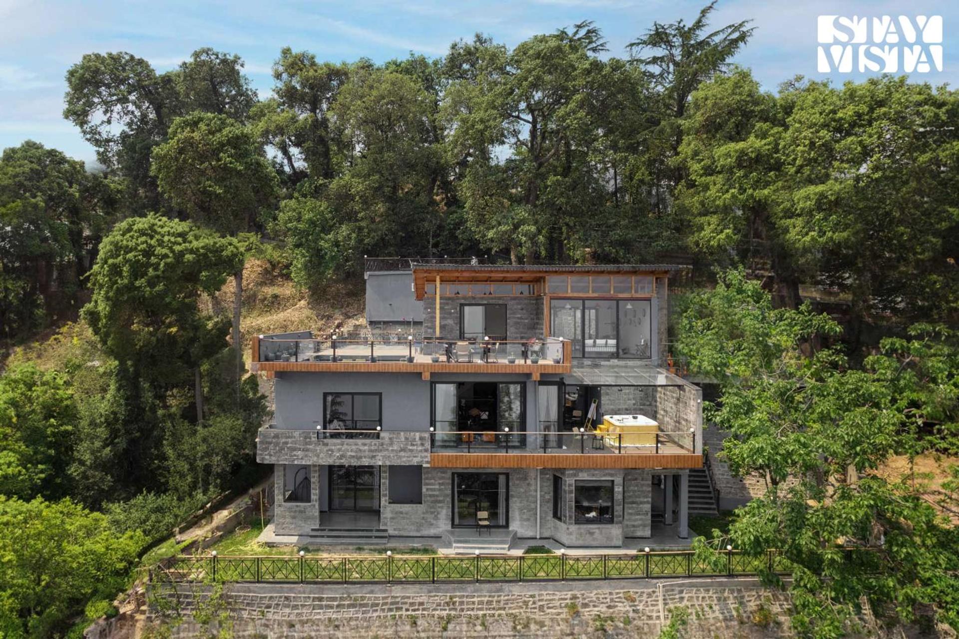 Three-Bedroom Villa photo 1