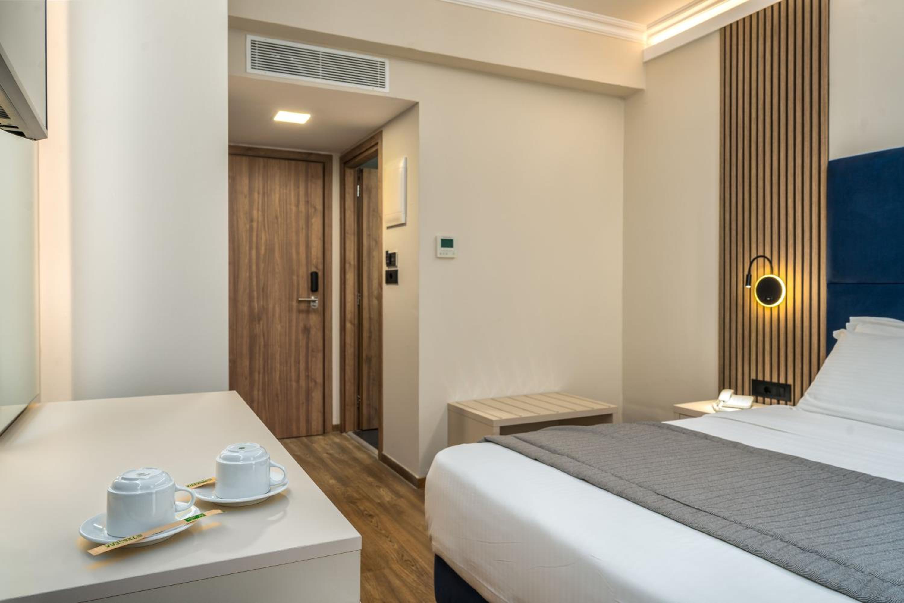 Double Room with Side Sea View photo 1