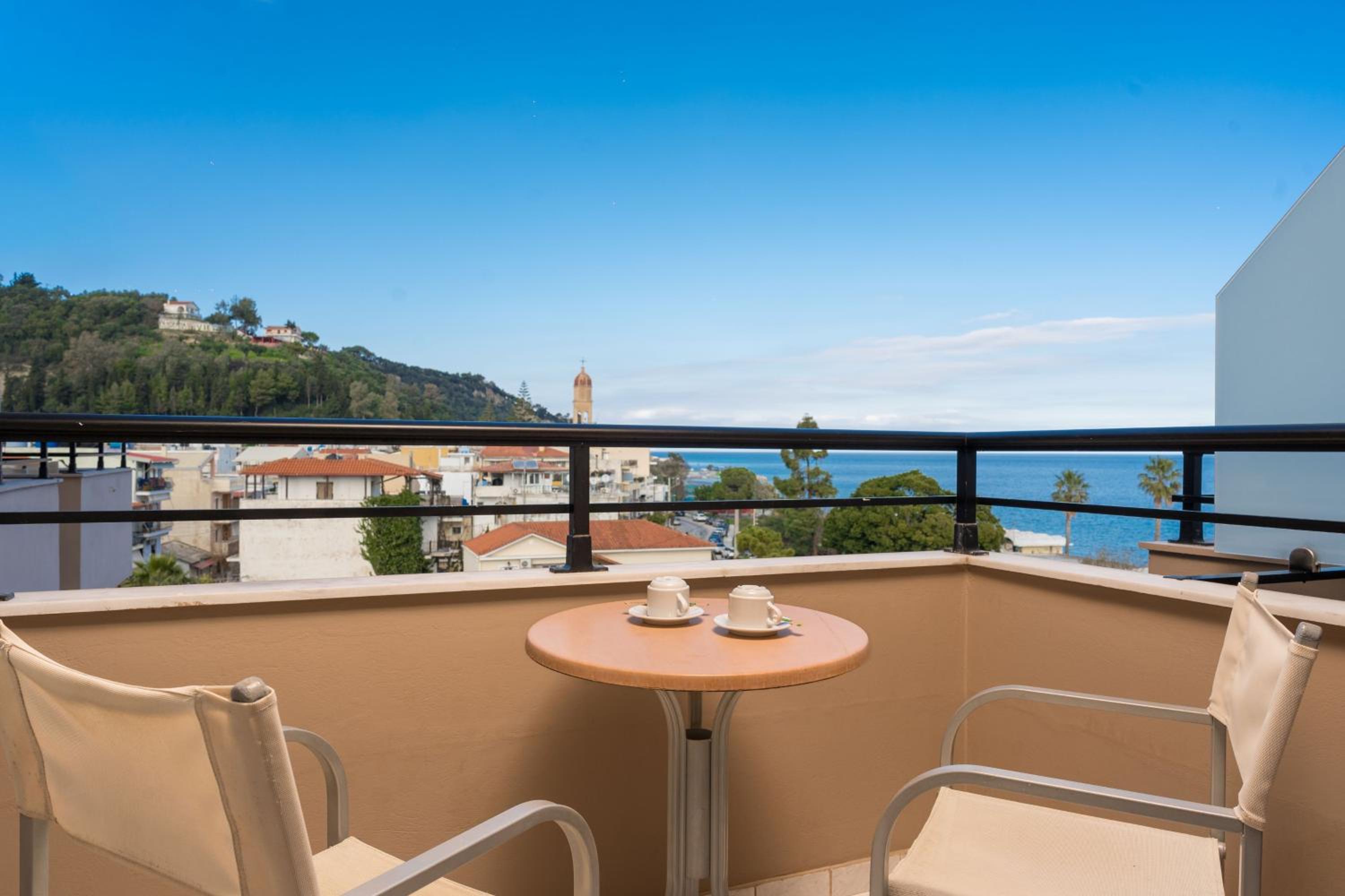 Double Room with Side Sea View photo 2