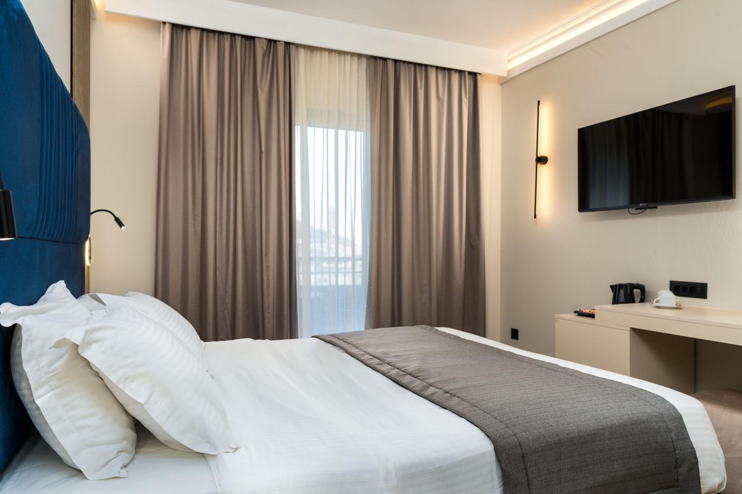 Double Room with Side Sea View photo 3