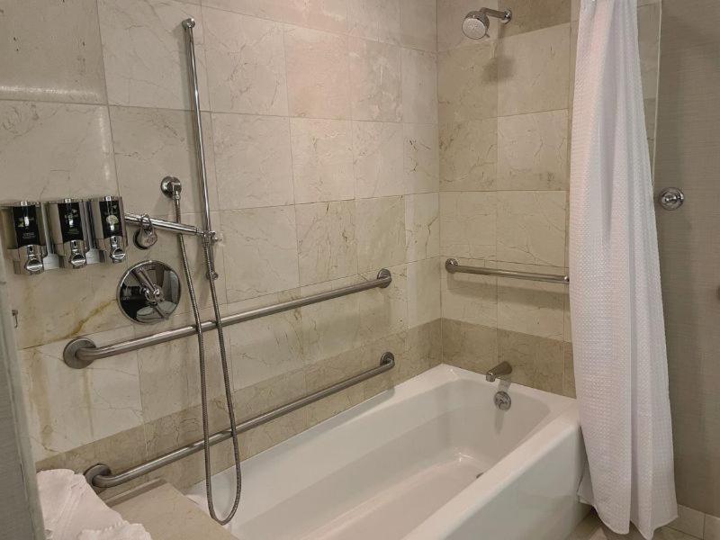 Single Room - Disability Access photo 3