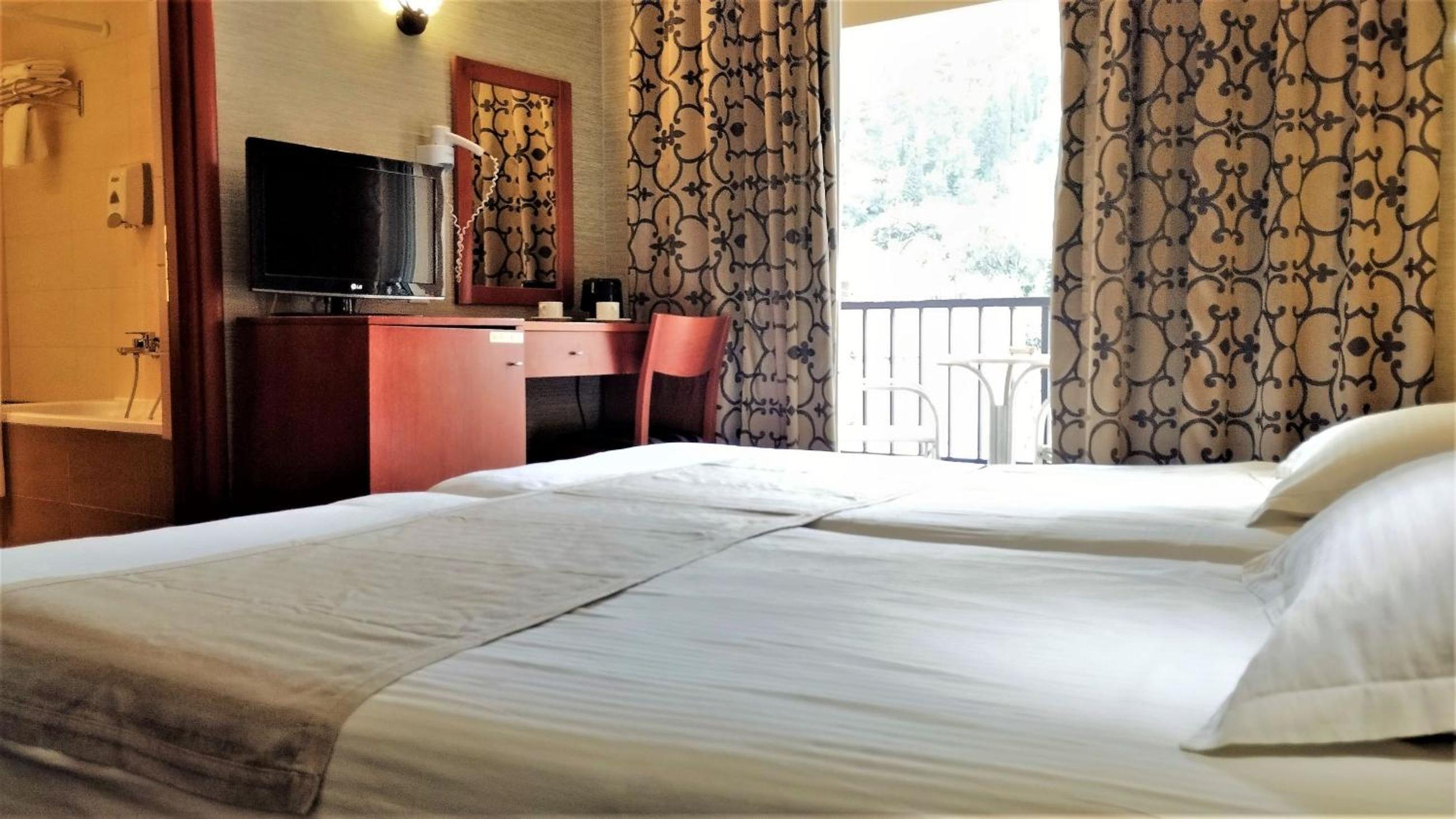 Standard Double Room photo 3