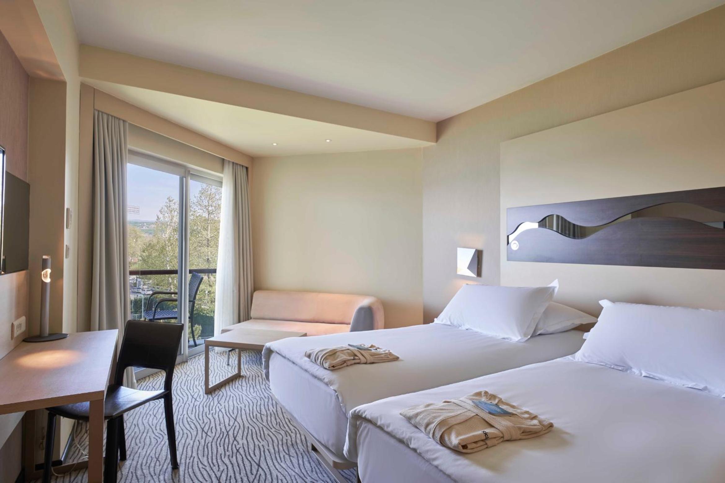 Superior Double or Twin Room - Photo 7