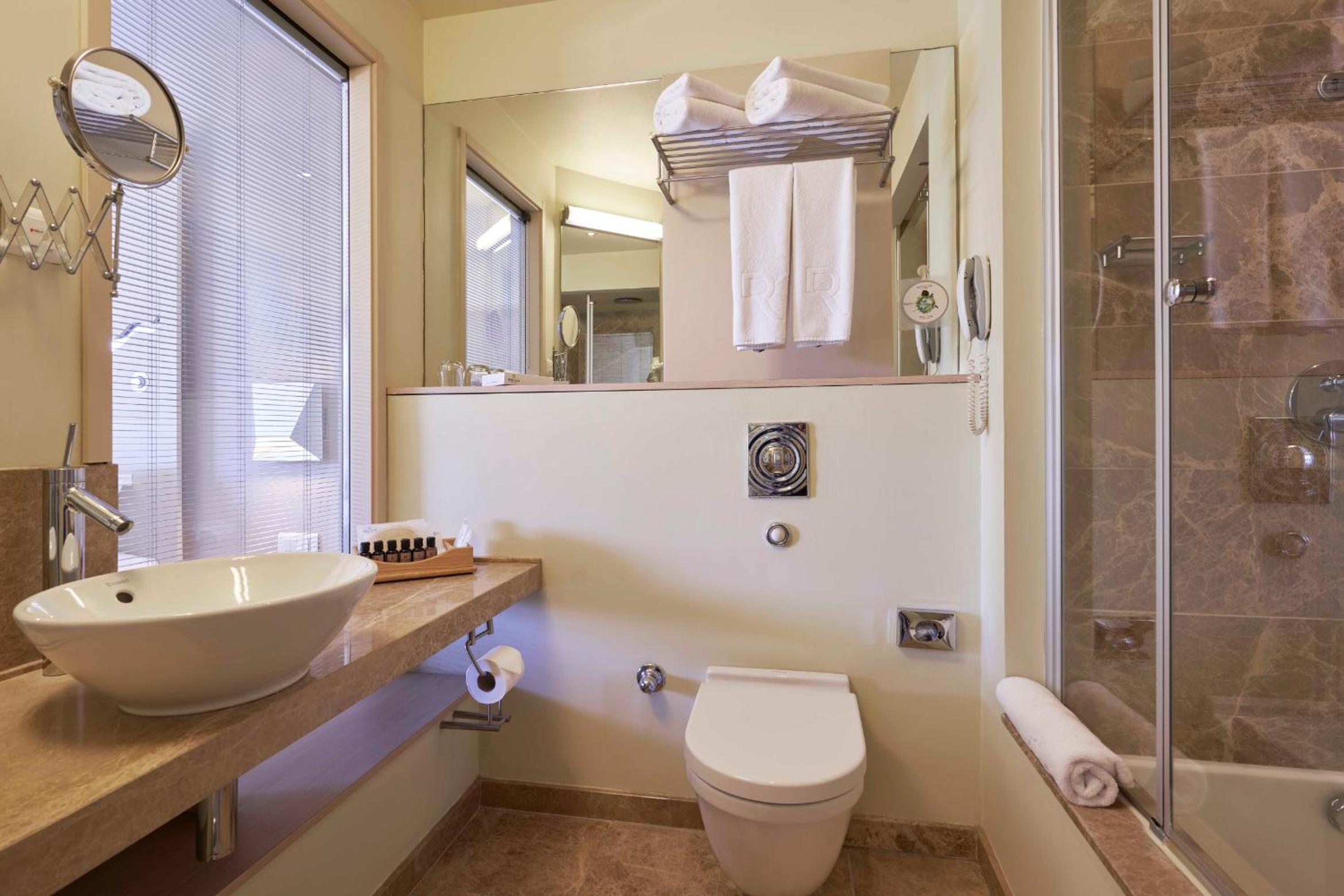 Superior Double or Twin Room - Photo 4