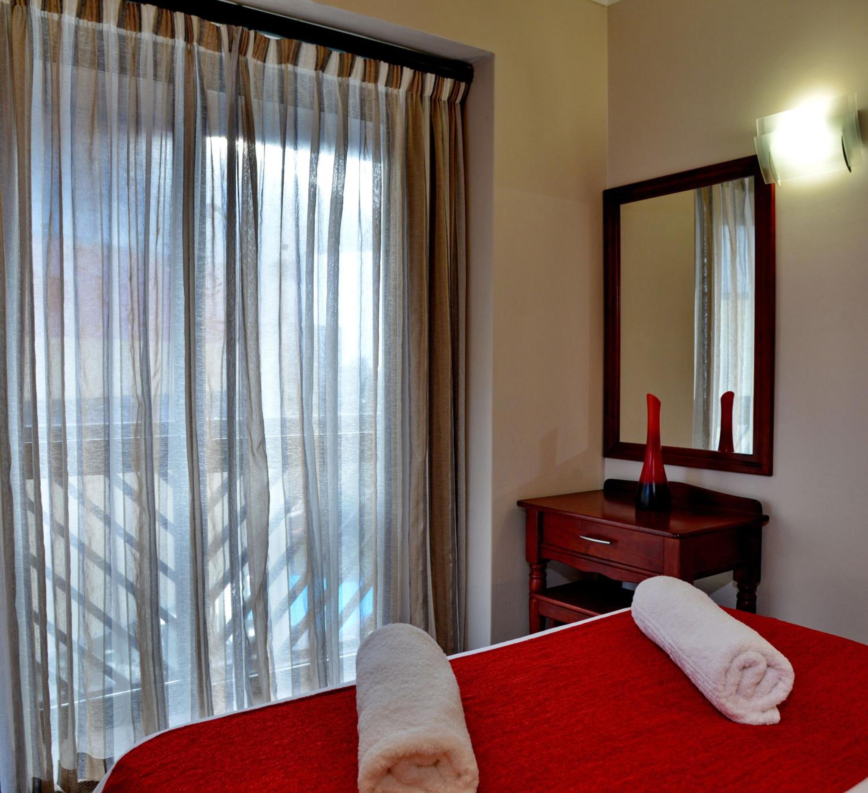 Three-Bedroom Apartment with Ocean View photo 3