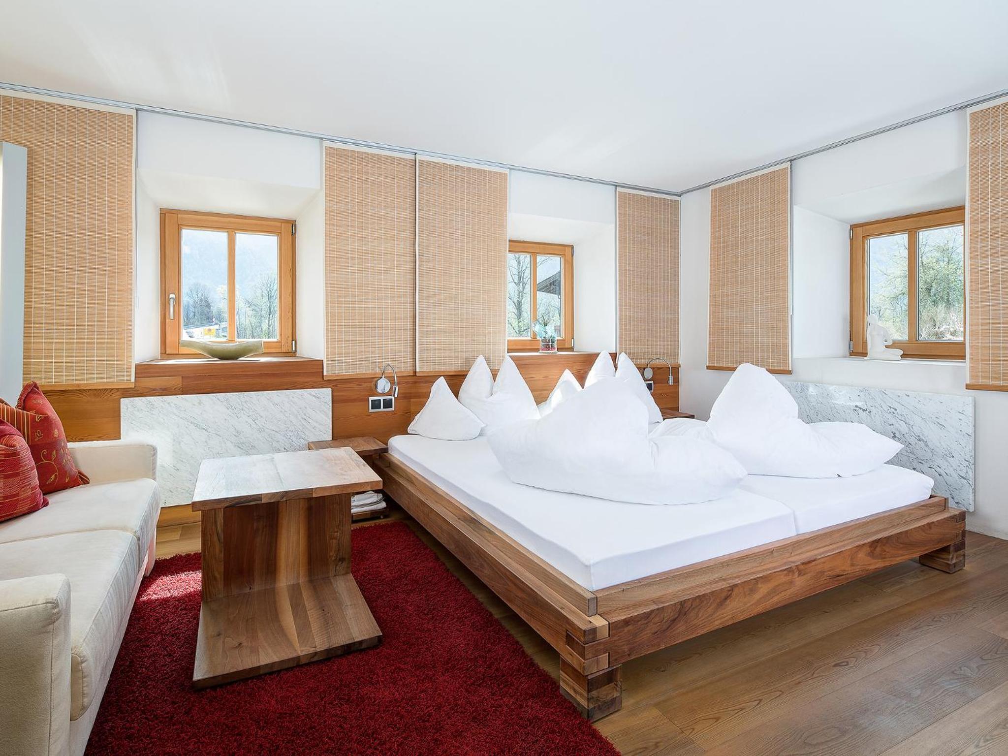 Deluxe Double Room (2 Adults + 1 Child) photo 3