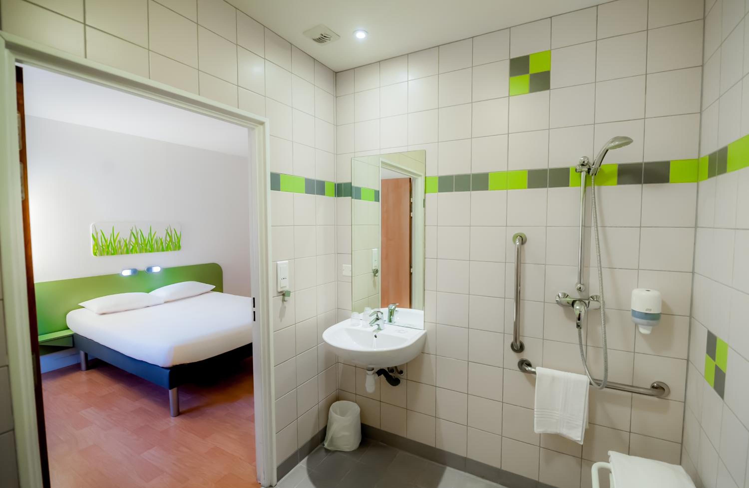 Double Room - Photo 6